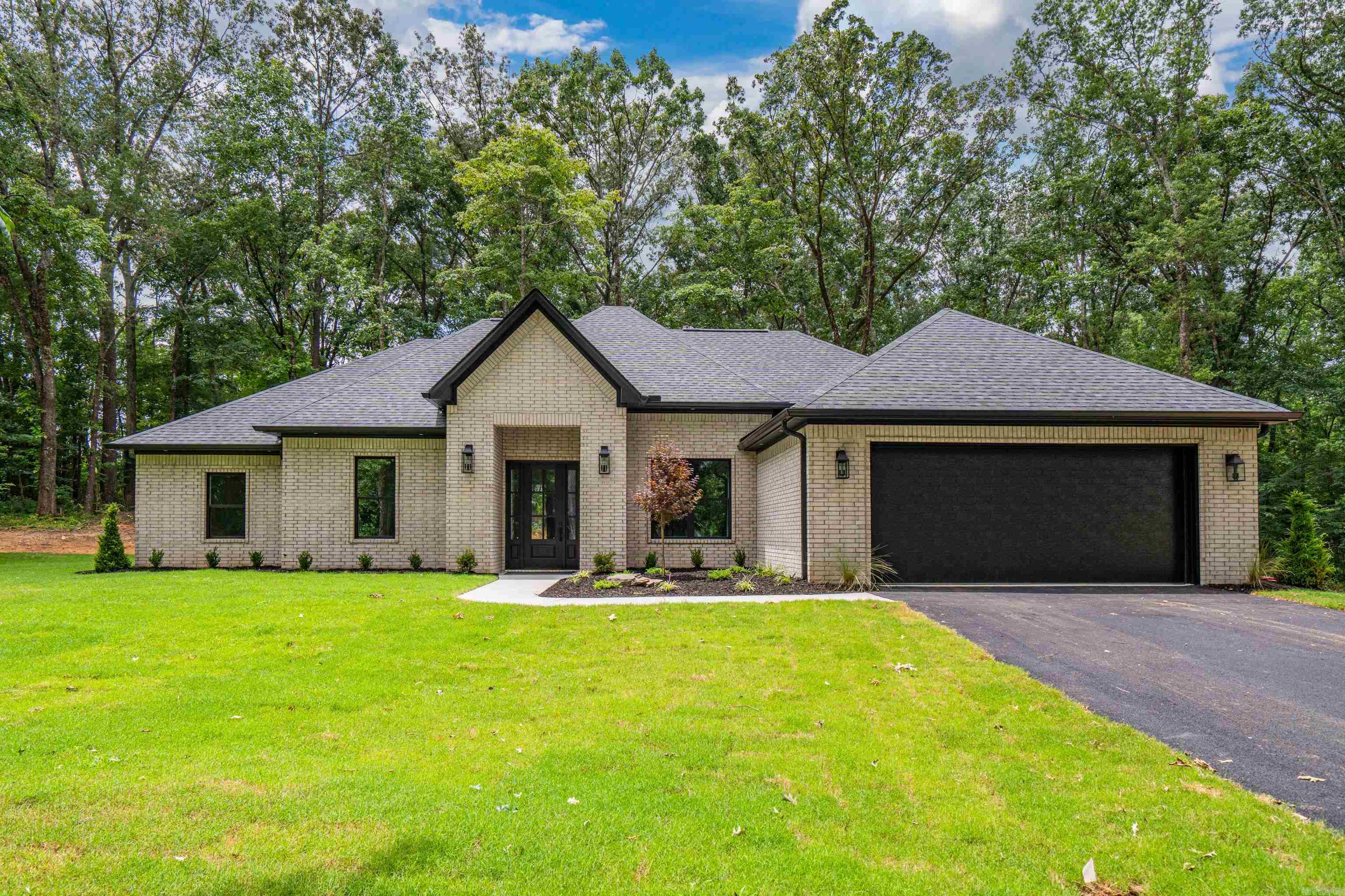 105 Ricky Too Lane, Hot Springs, AR 71913