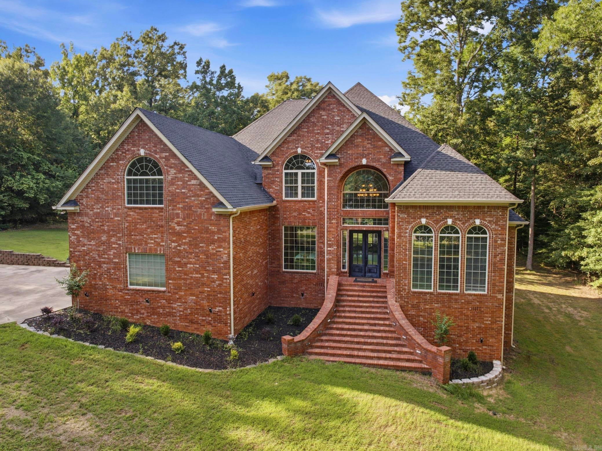 200 W Hillcrest Drive — photo