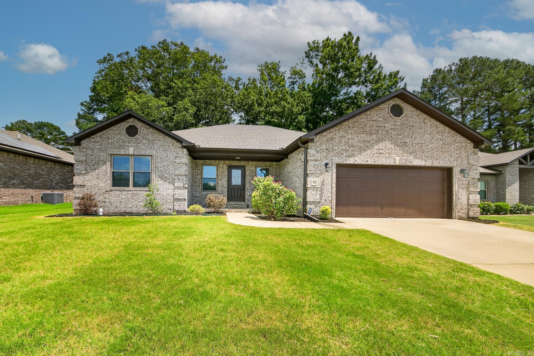 24 Aberdeen Drive — photo