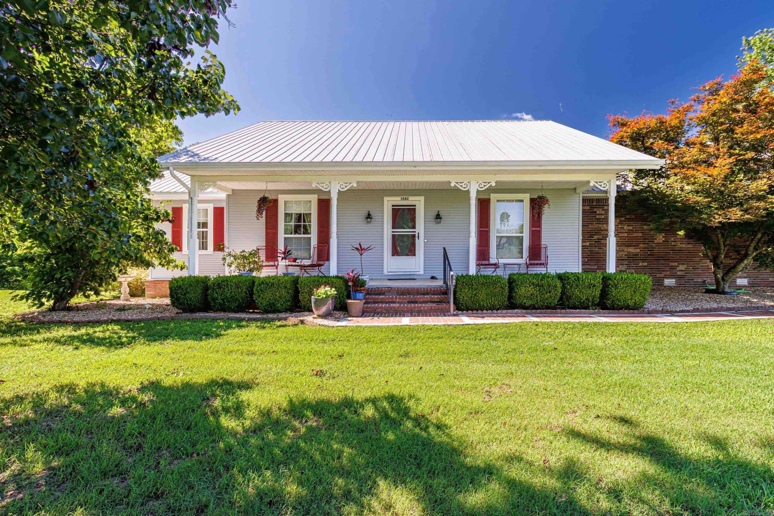 3582 Riverview Drive — photo