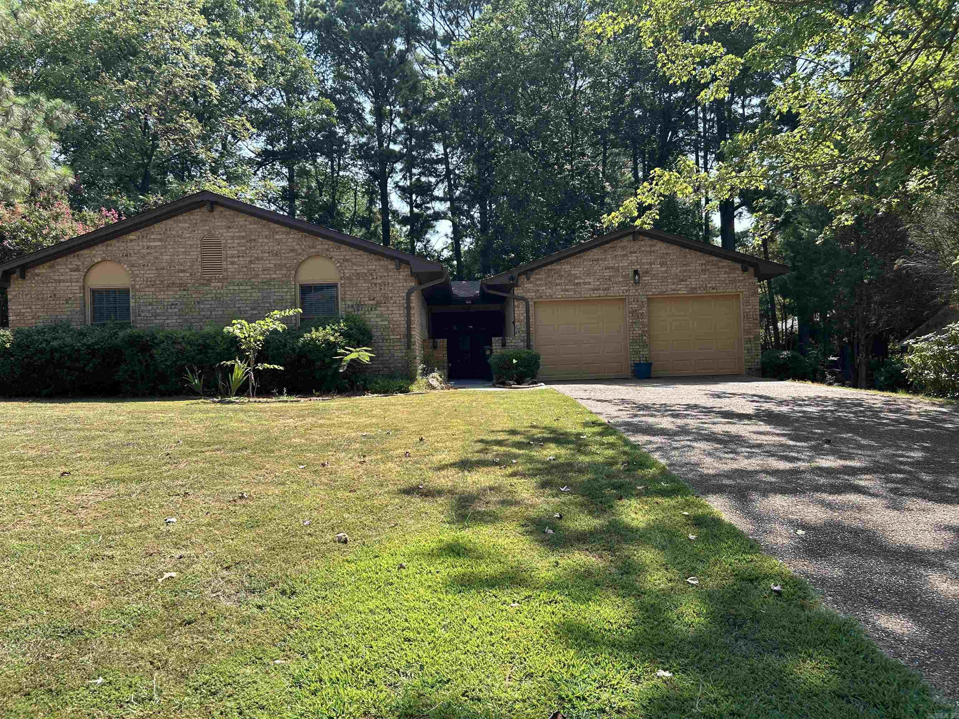 2104 Indian Trails Street — photo