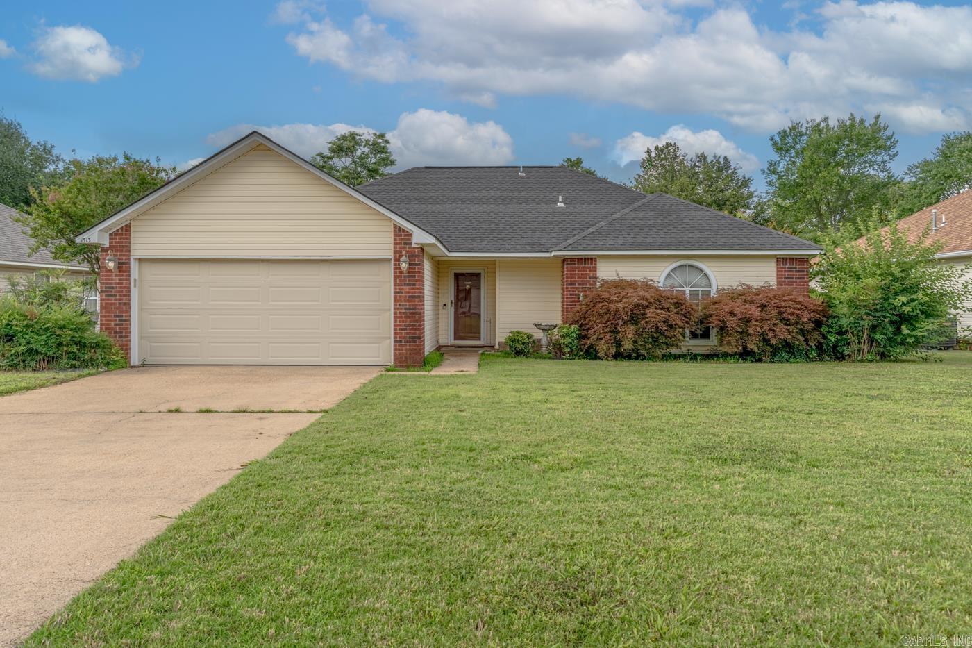 1513 Crepe Myrtle Drive — photo