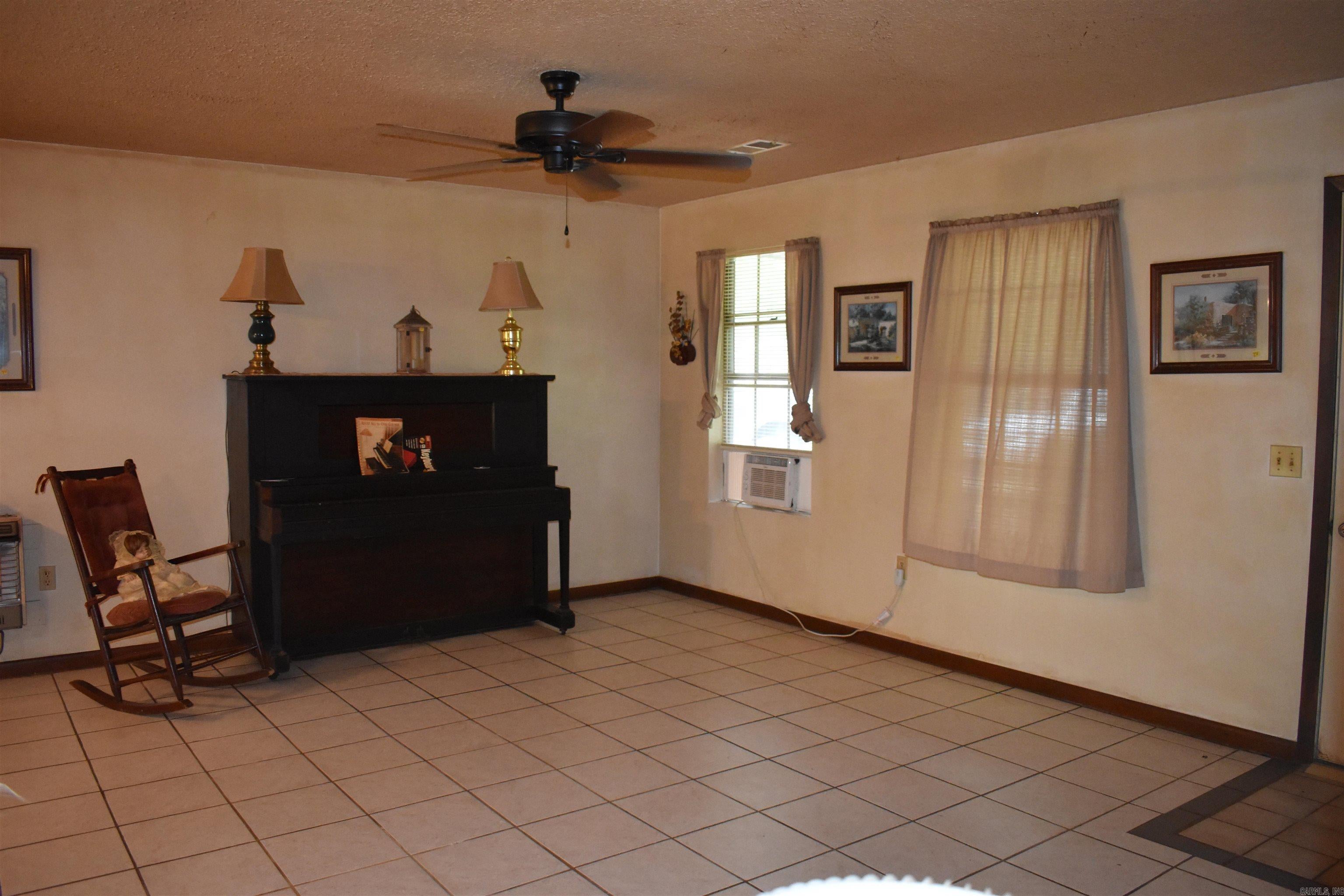 Home in Jonesboro, AR 72401 — photo 2
