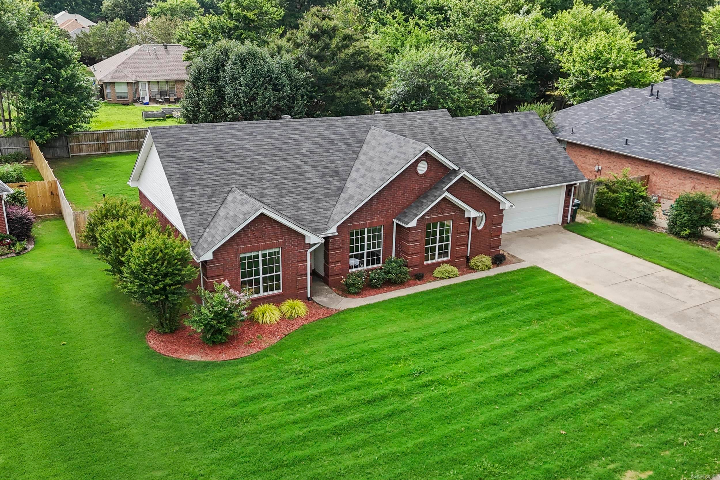 2125 Maplewood Drive — photo
