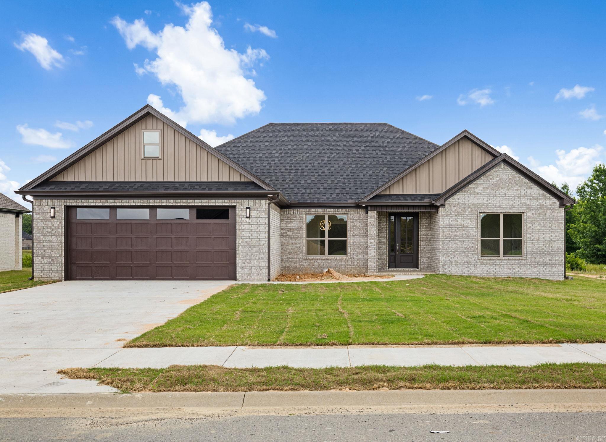 2312 Lakewood Circle — photo
