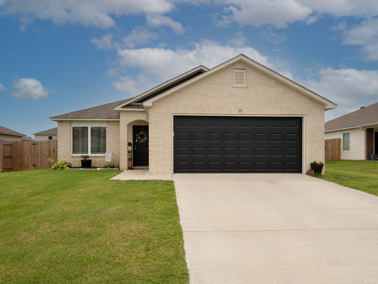 35 Swayze Rhys Lane — photo