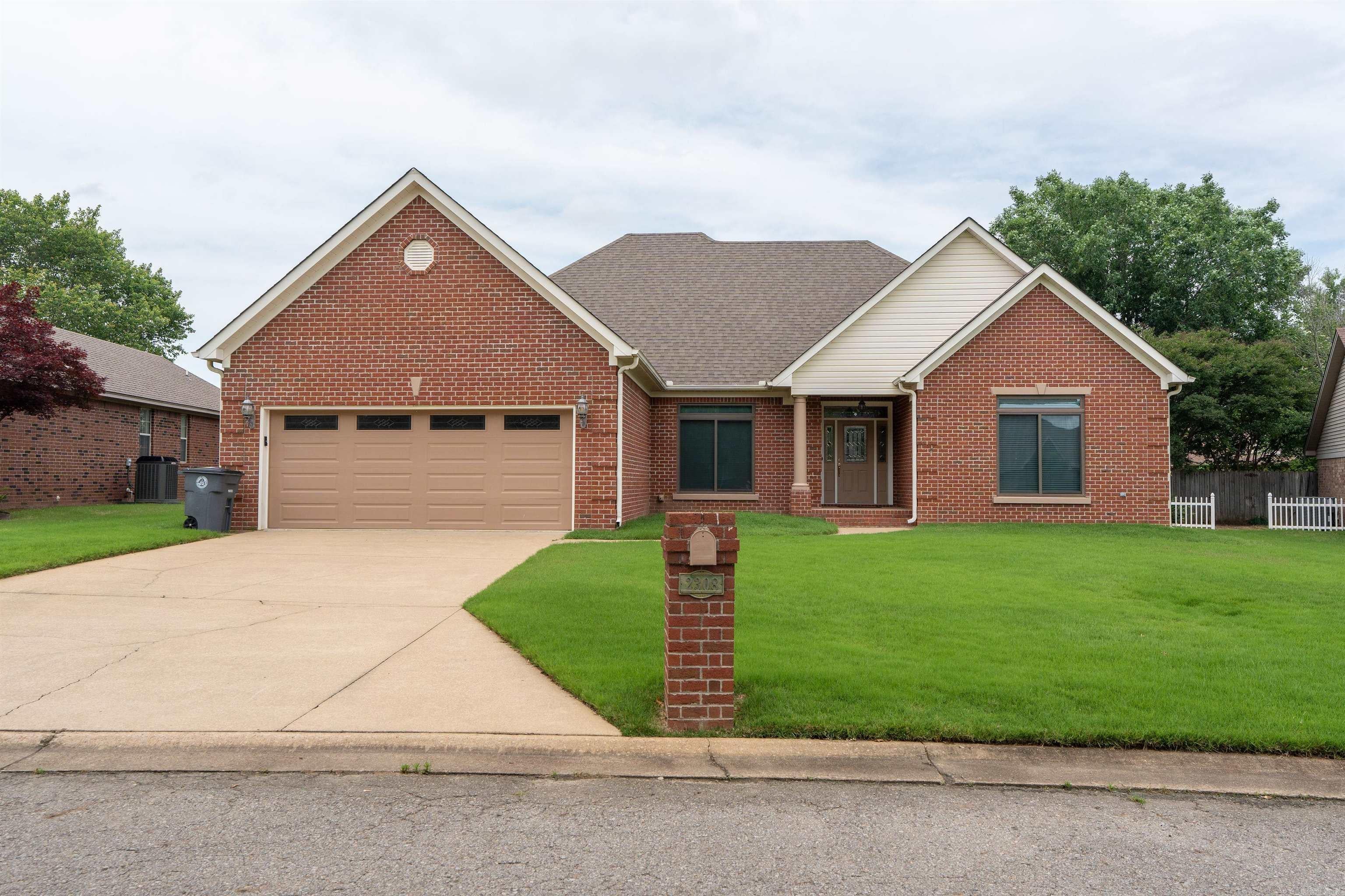 2308 Cattail Road — photo