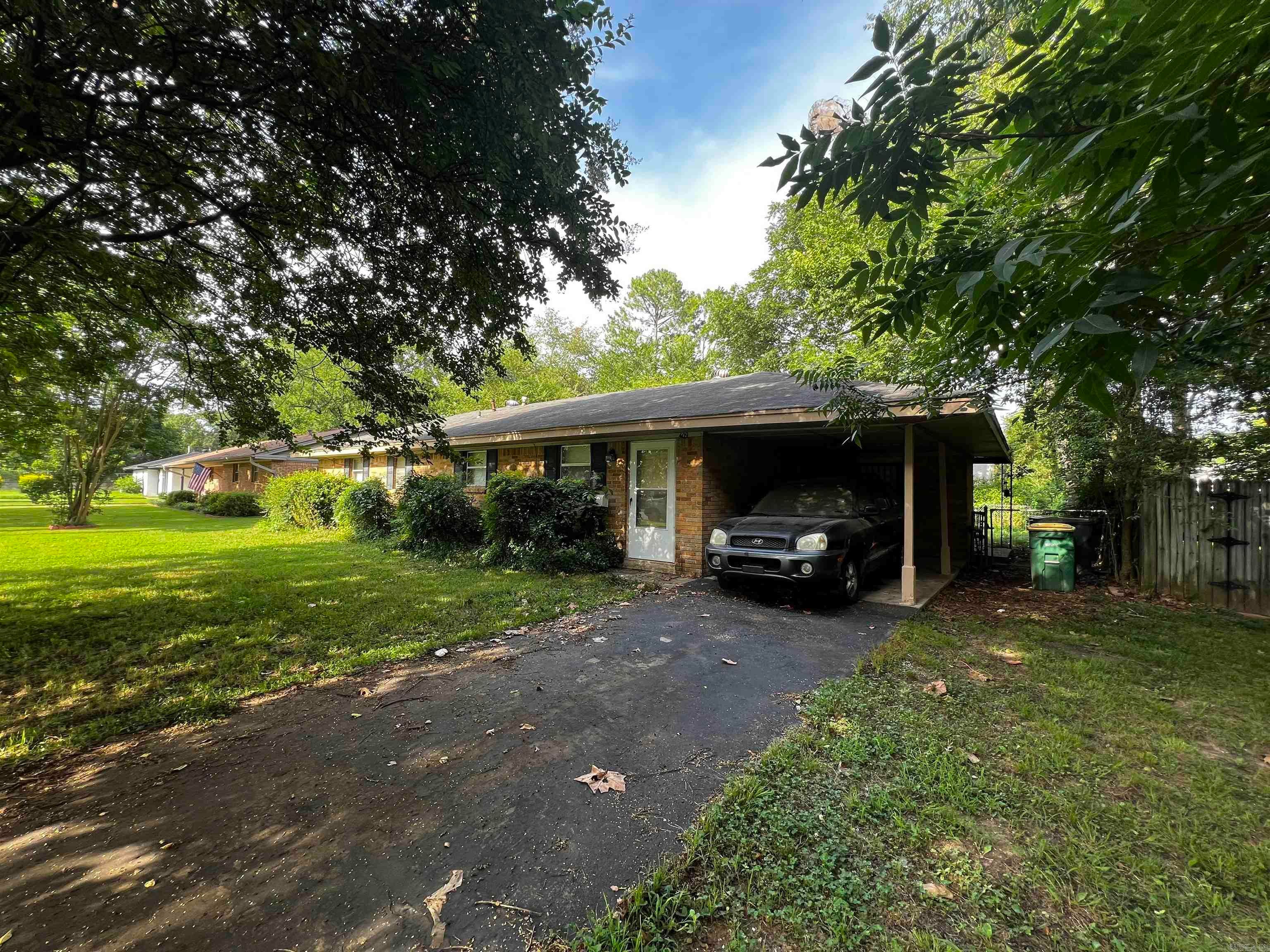 409 Sunnymeade Drive — photo