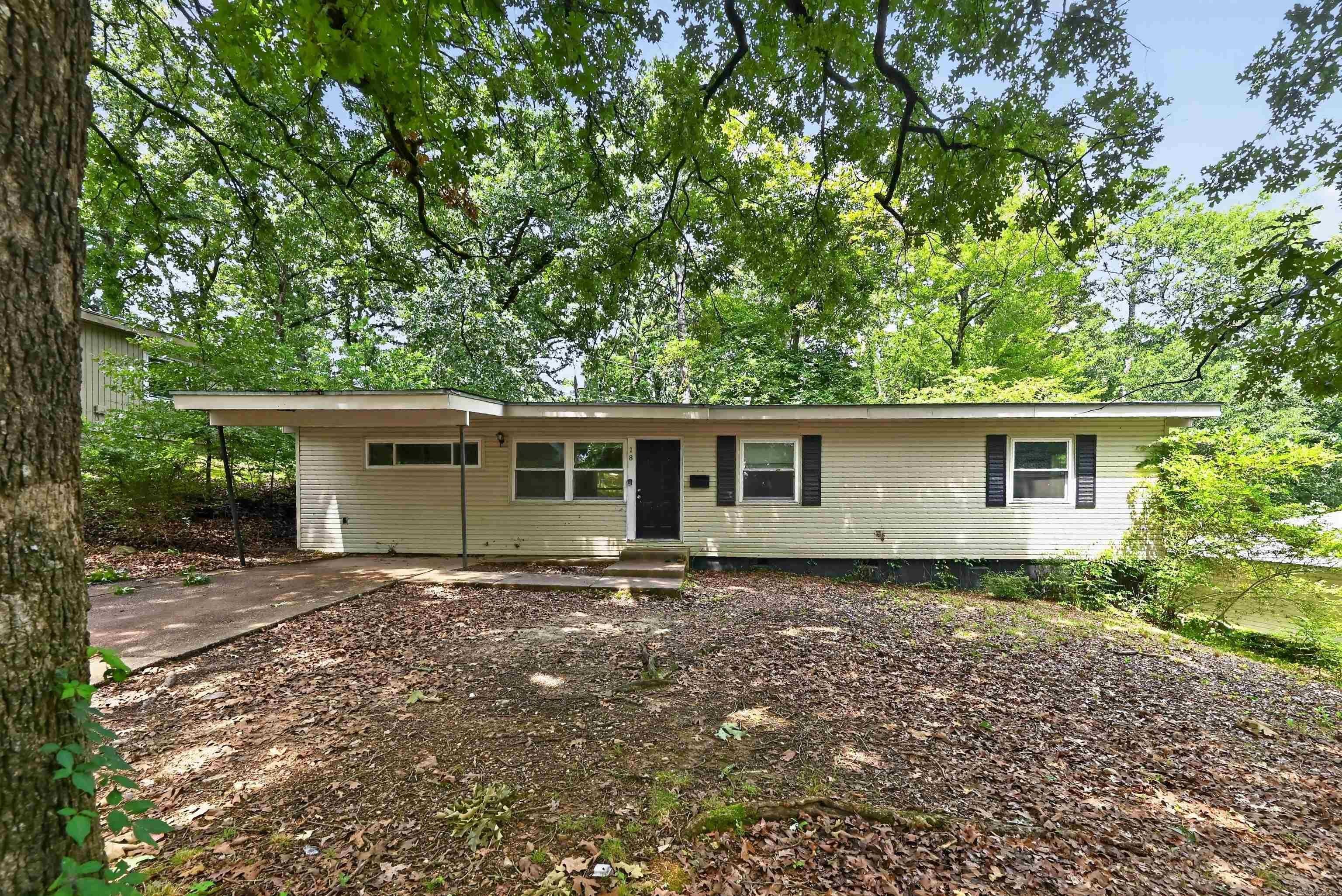 18 Windsor Drive — photo