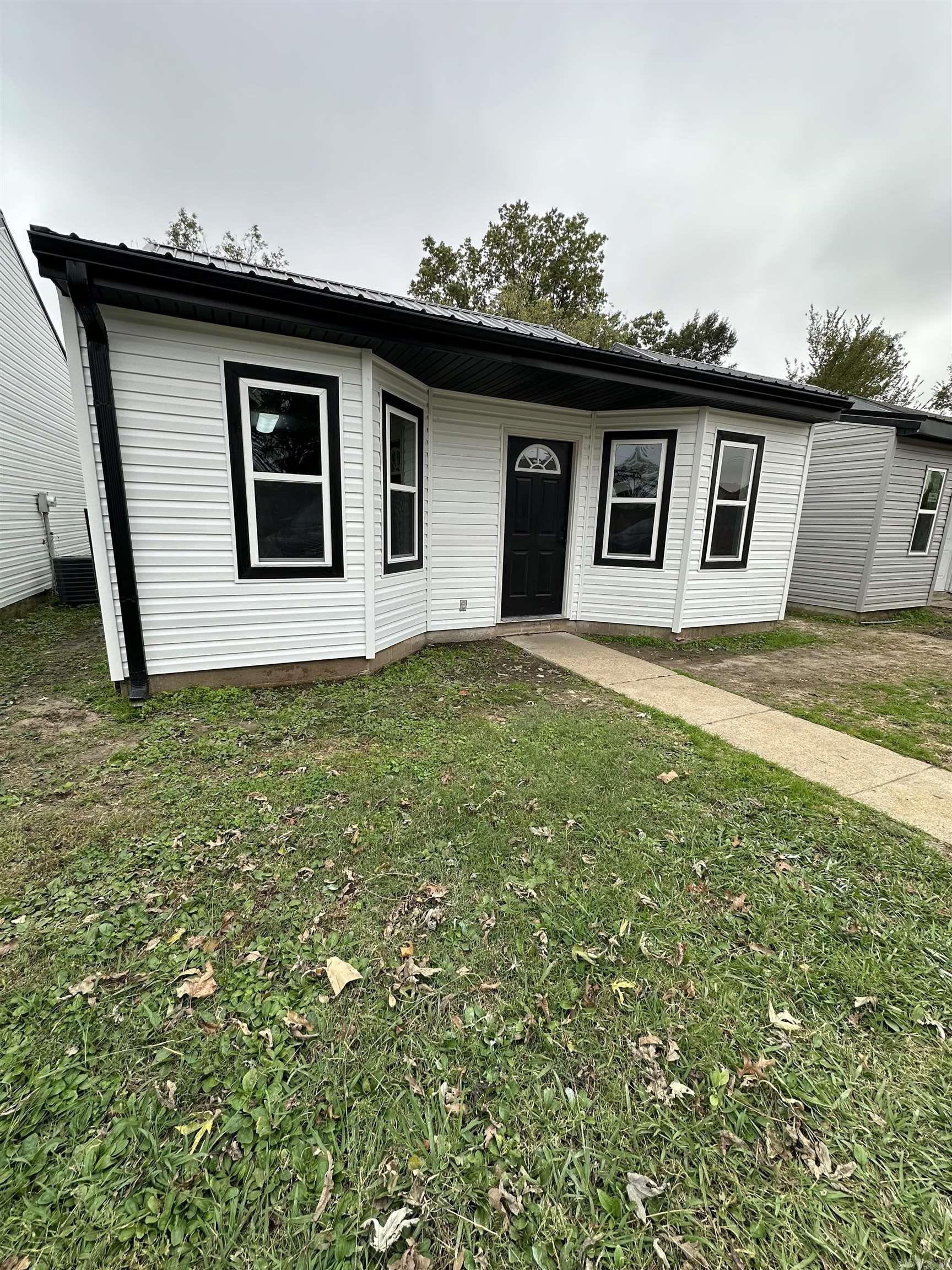 121 Mallard Circle — photo