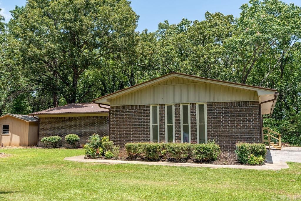 25 Beloit Drive — photo