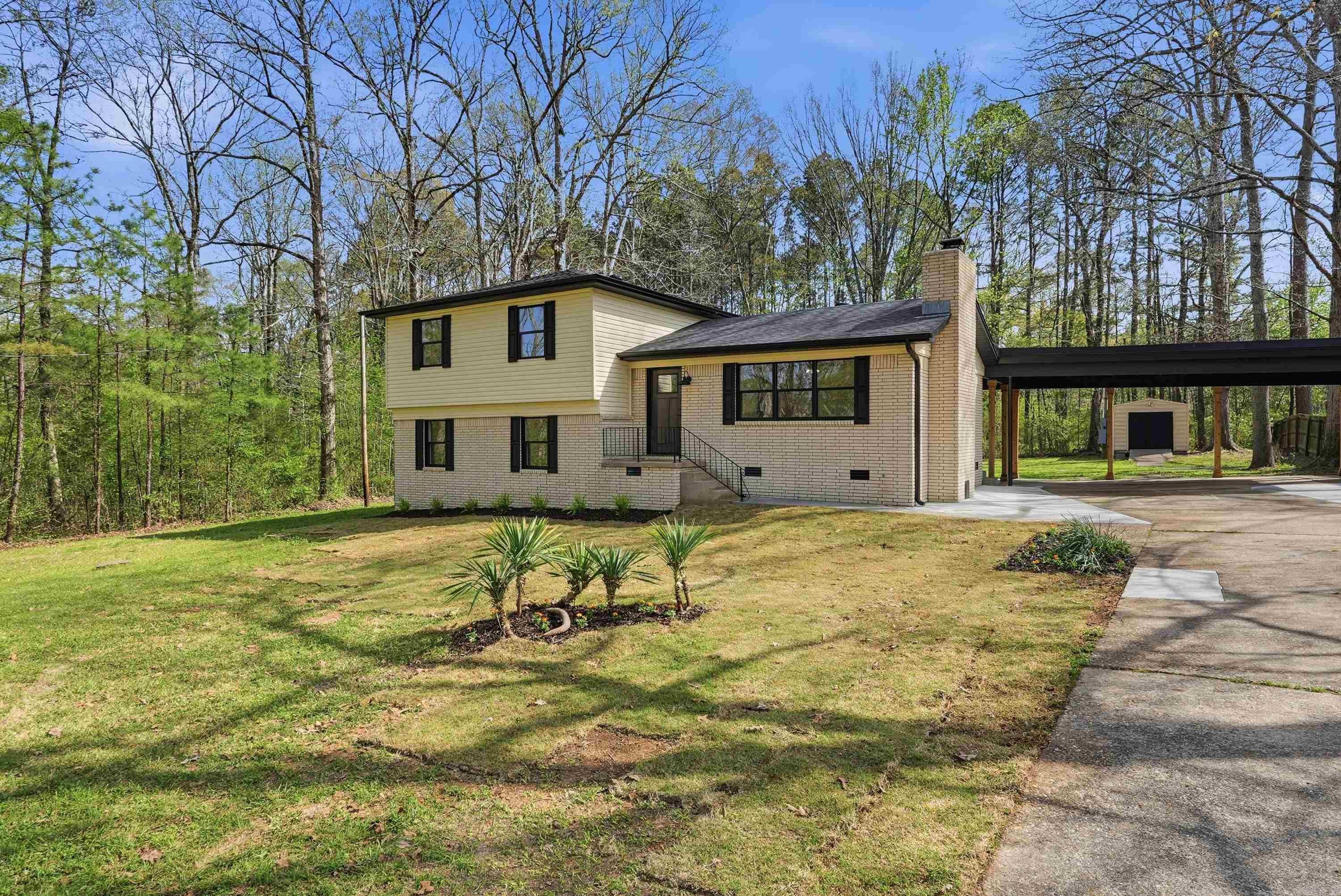 2923 Brown East End Road — photo