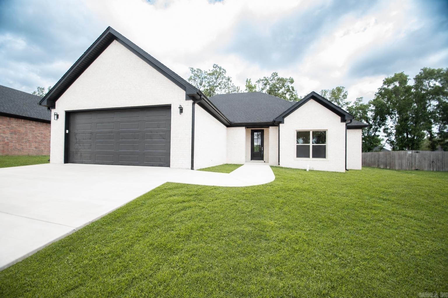 177 Hayden Drive — photo