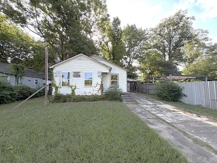 1409 Cherry Lane — photo