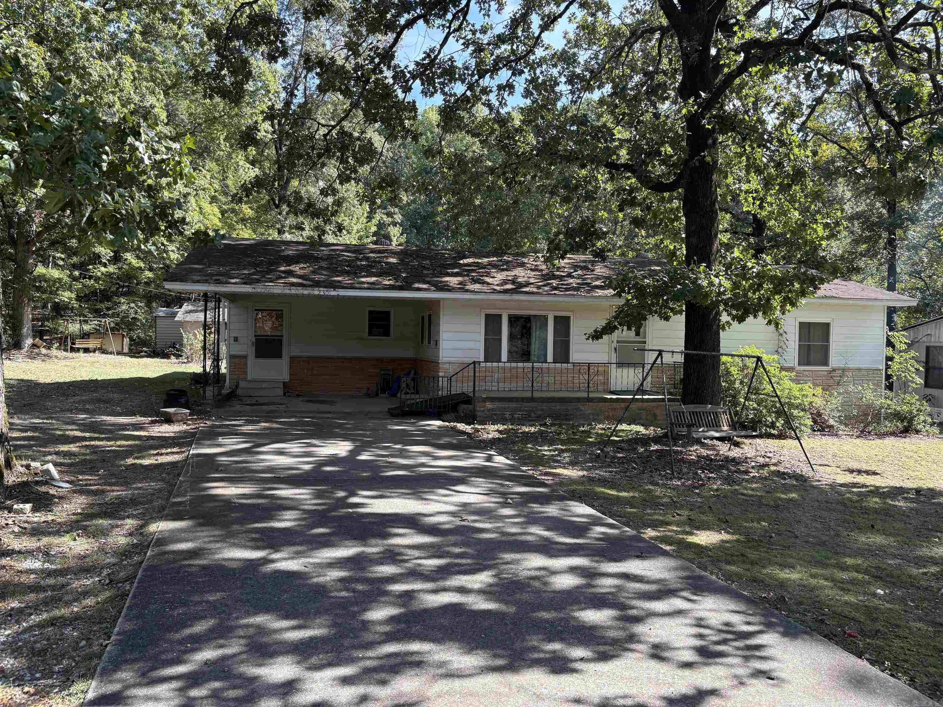 2301 Beauchamp Road — photo