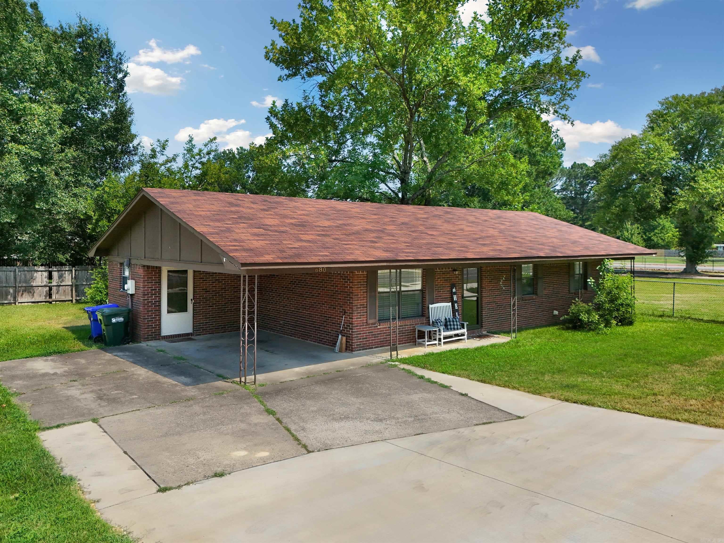 680 E German Lane — photo
