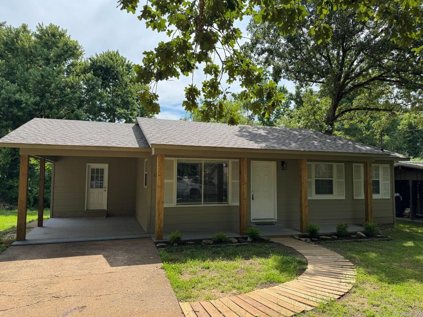 128 Hiawatha Drive — photo