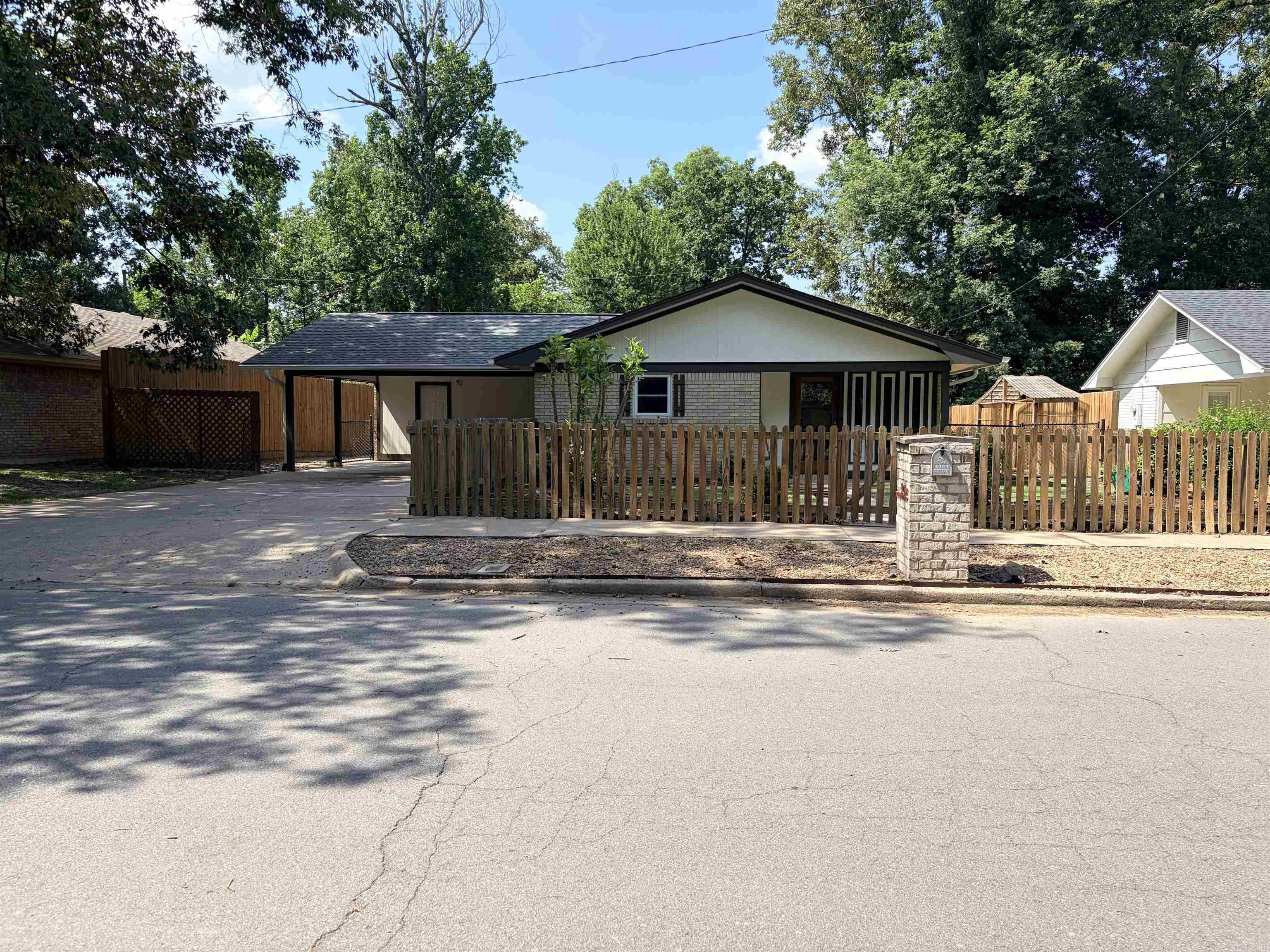 6909 Brierwood Drive — photo