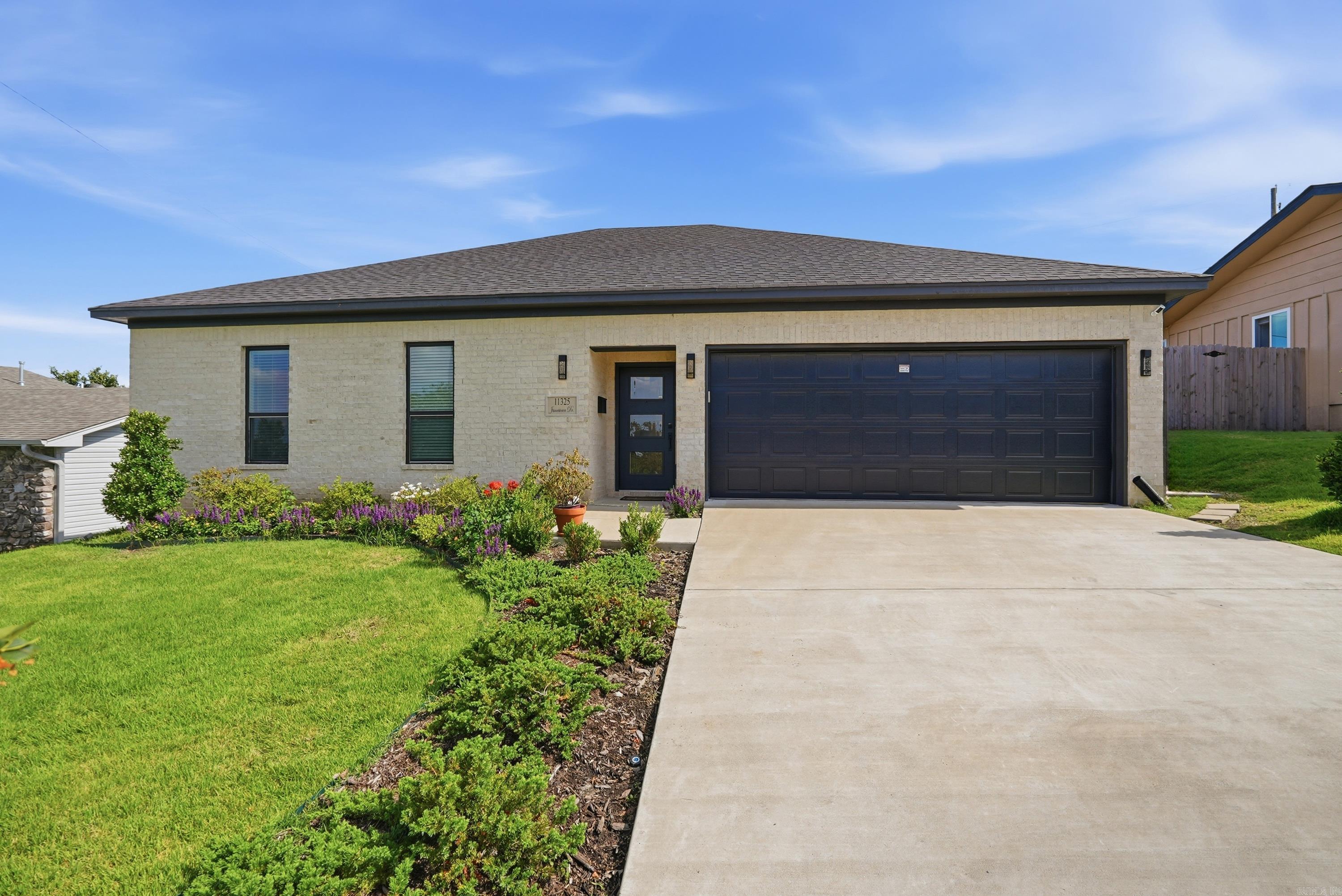 11325 Jamestown Drive — photo