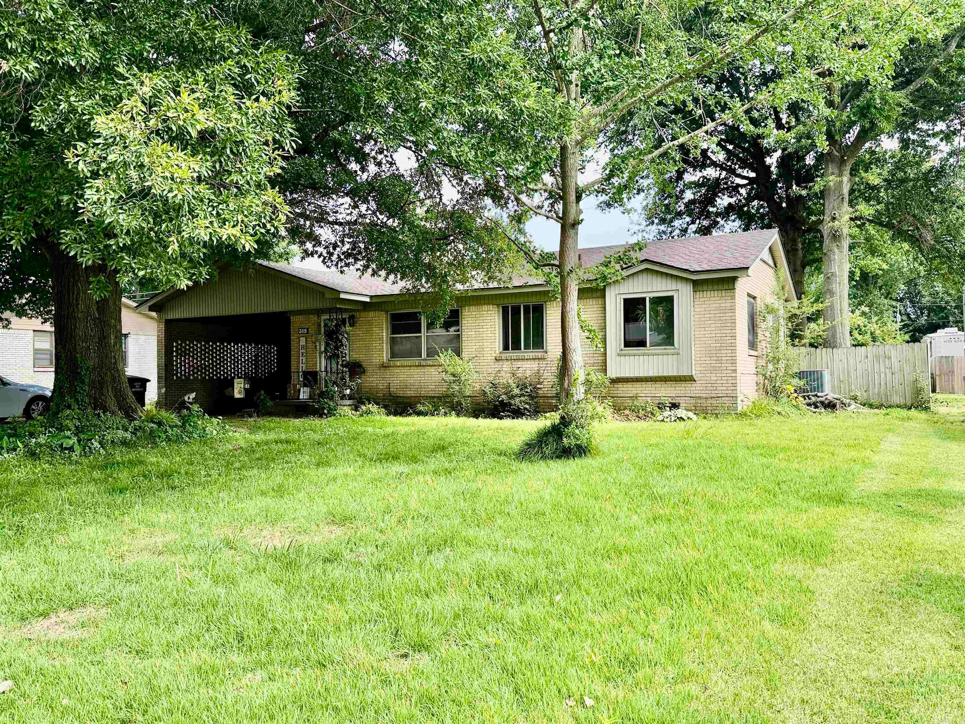 315 Clifton Dr — photo