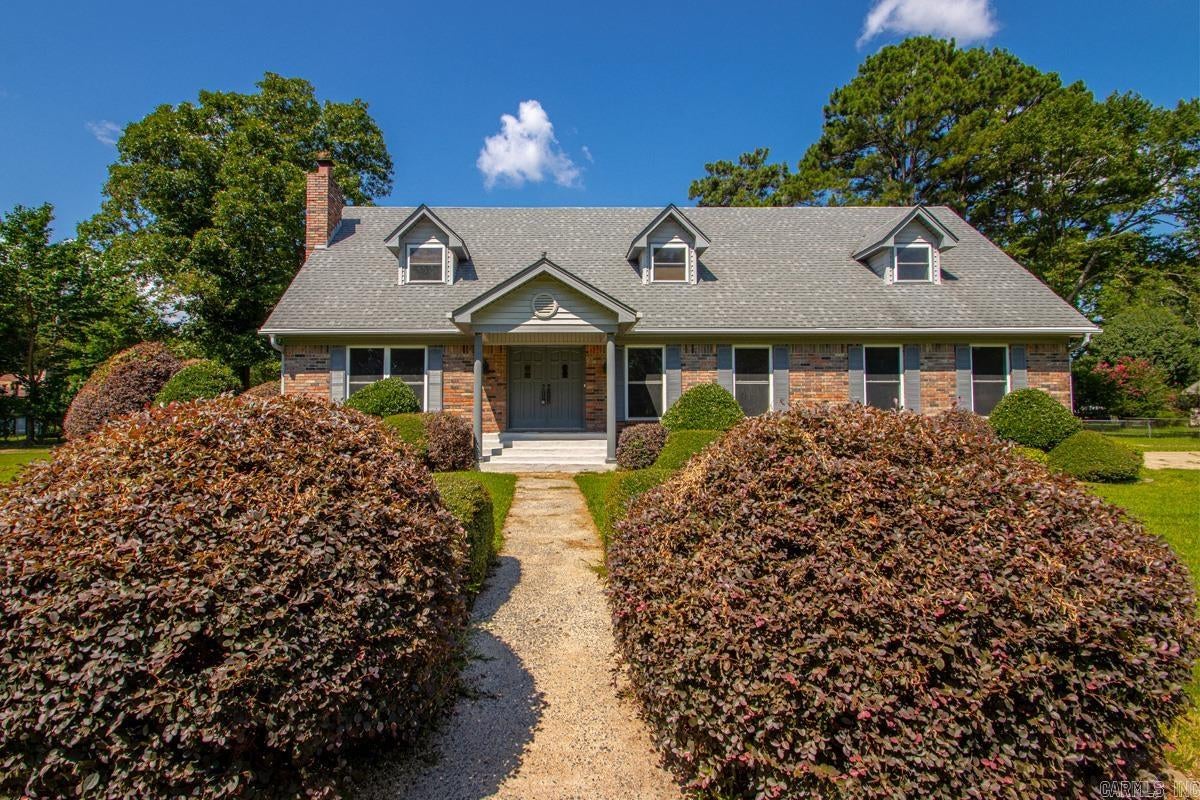 20 Houston Dr — photo