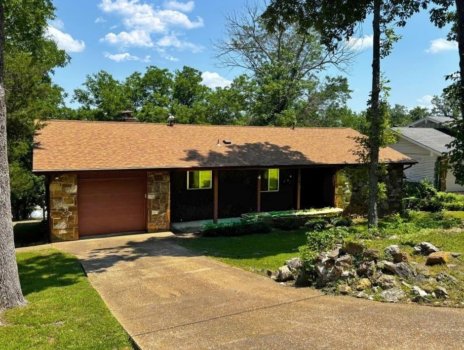 4 Otter Drive — photo