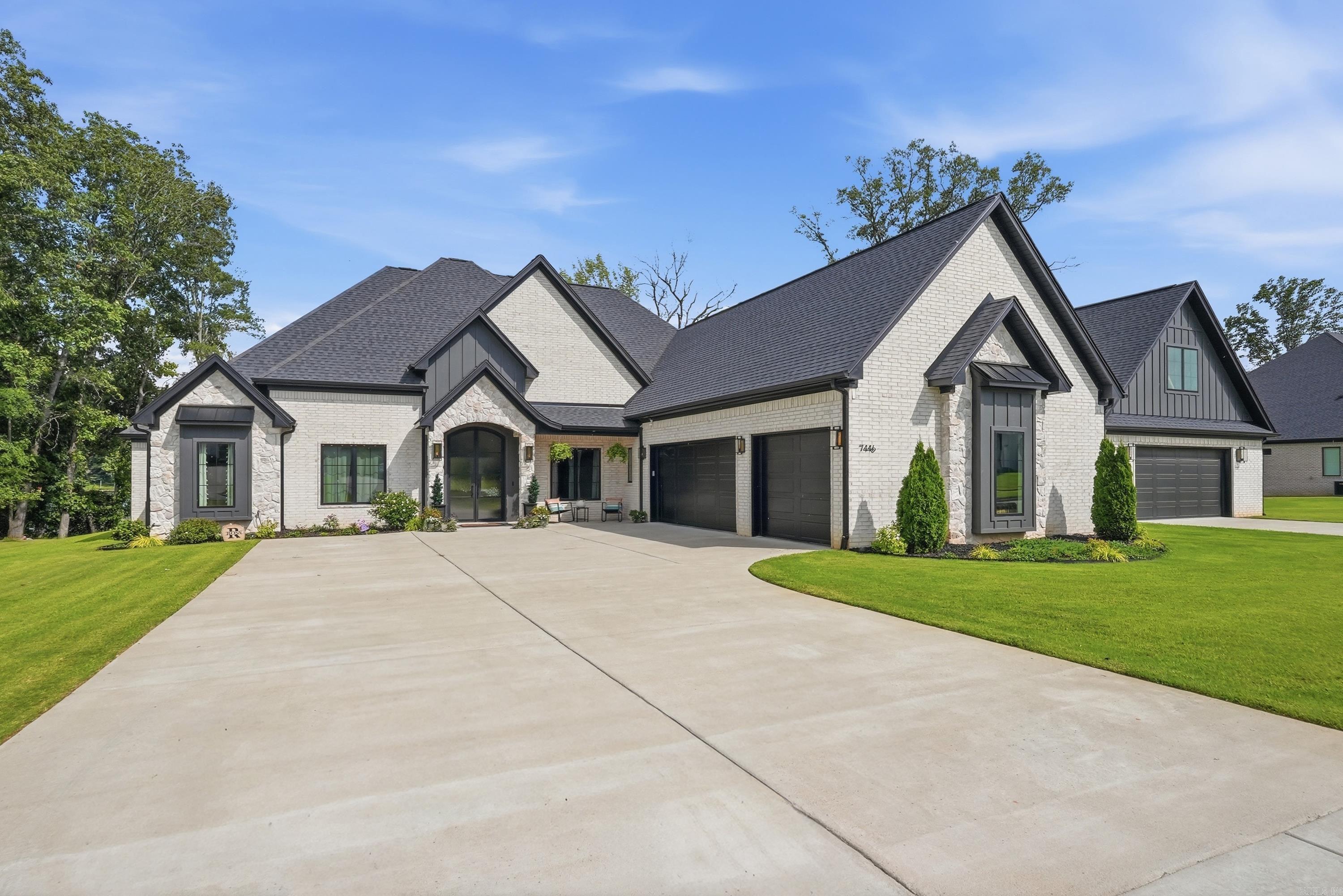 7446 Lake Point Circle — photo