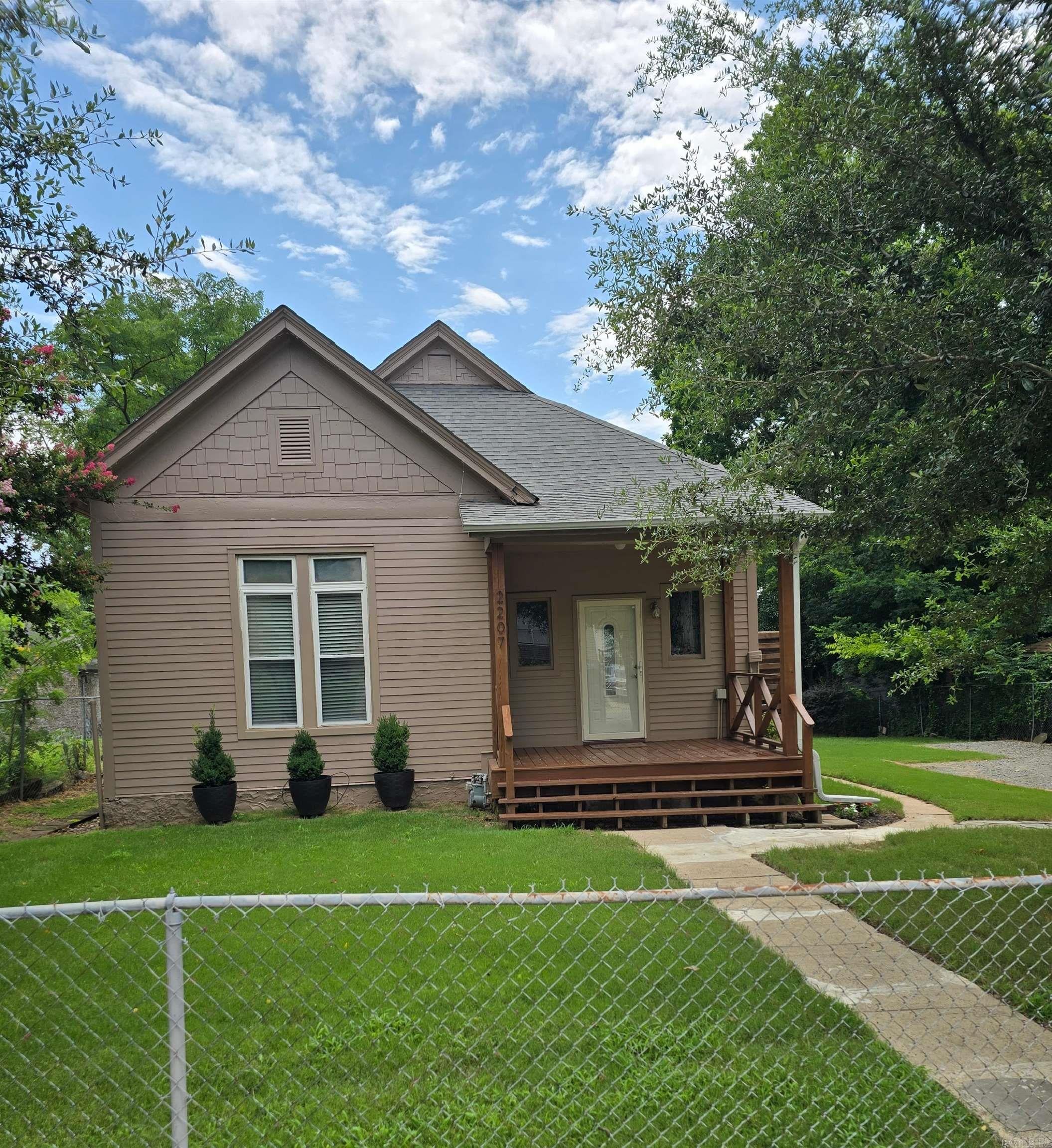 2207 Rock Street — photo