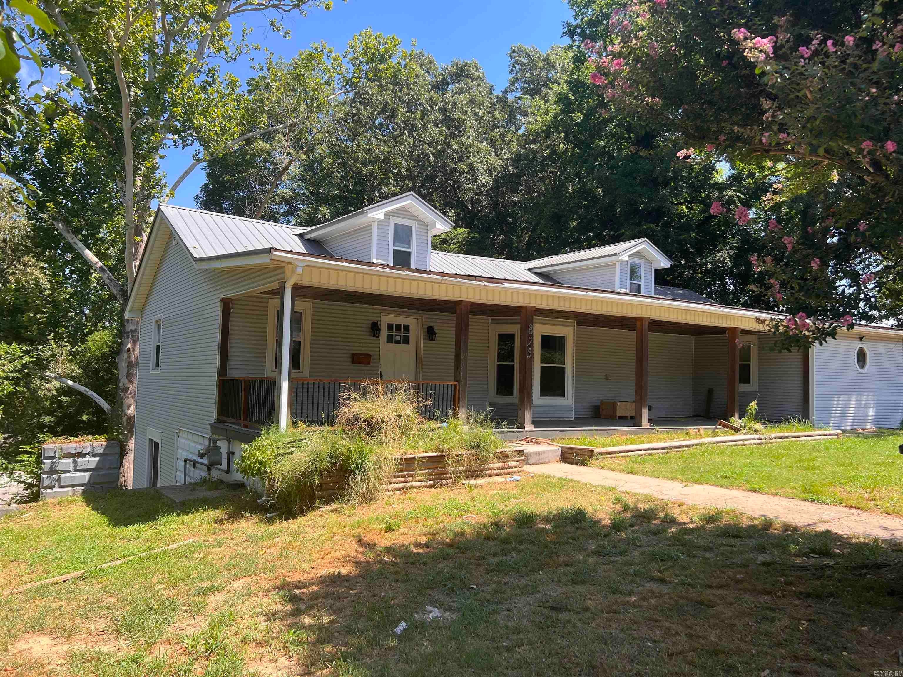 825 Evans Drive — photo
