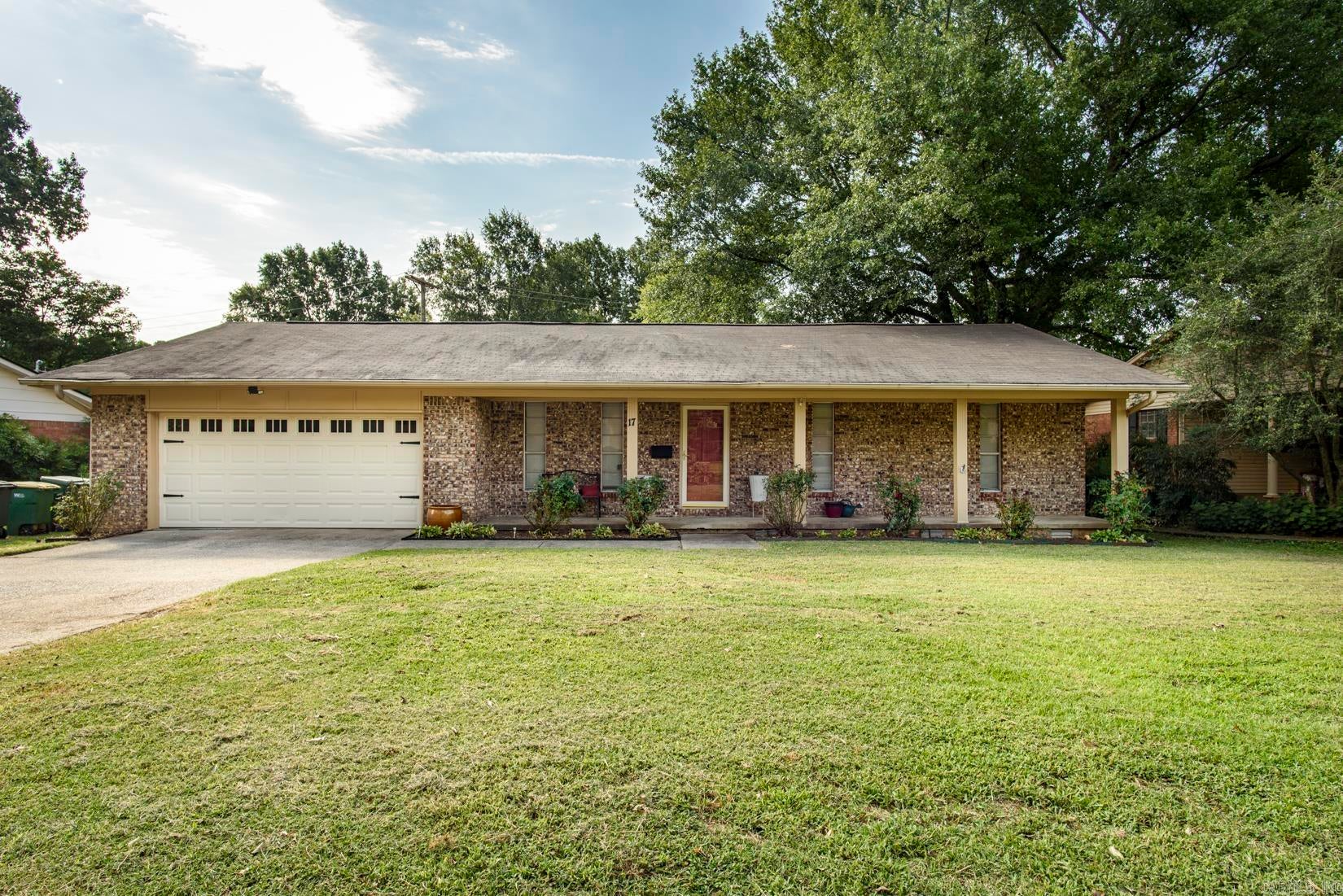 17 Bradford Drive — photo