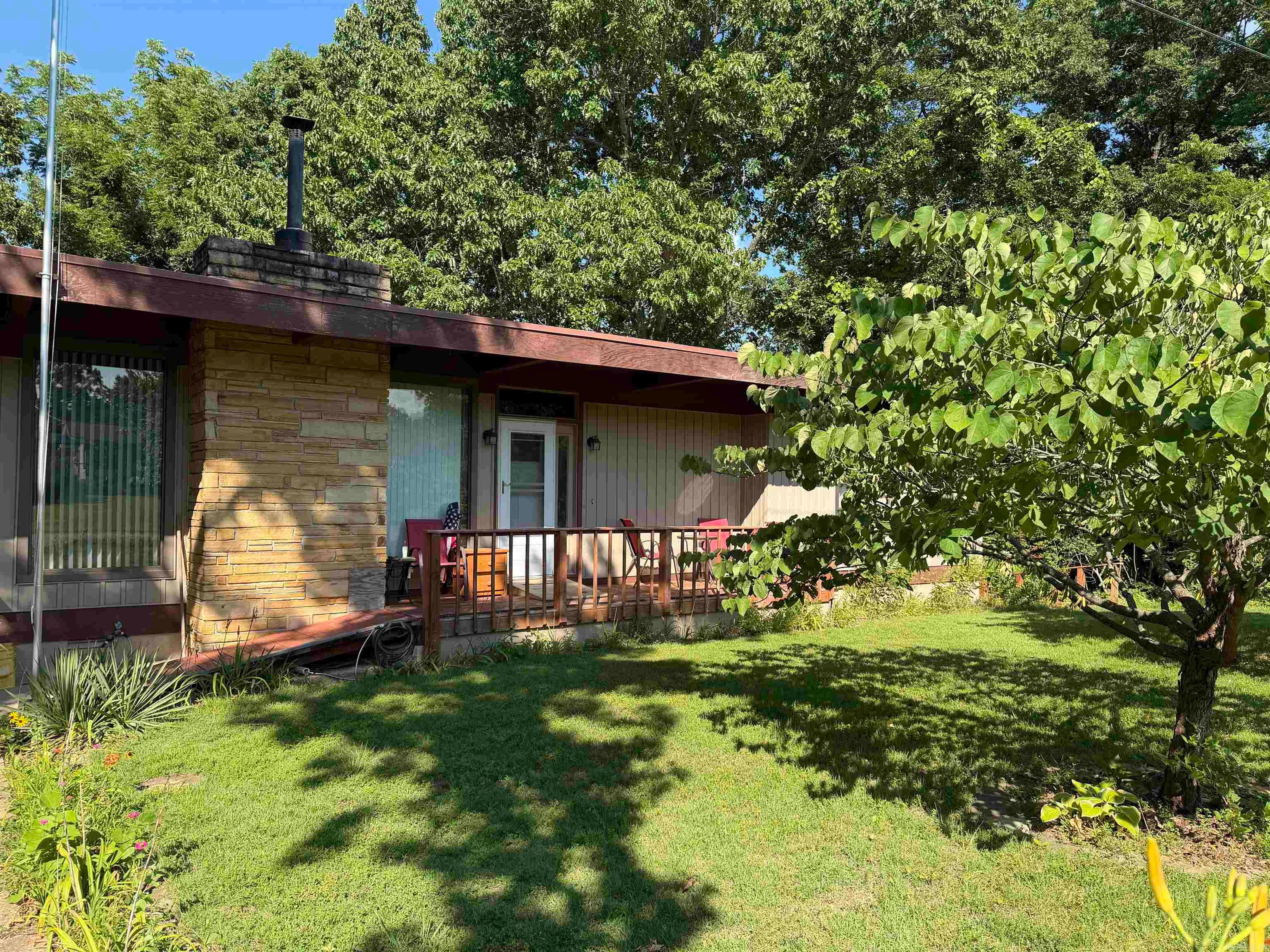 325 Wayne Drive — photo