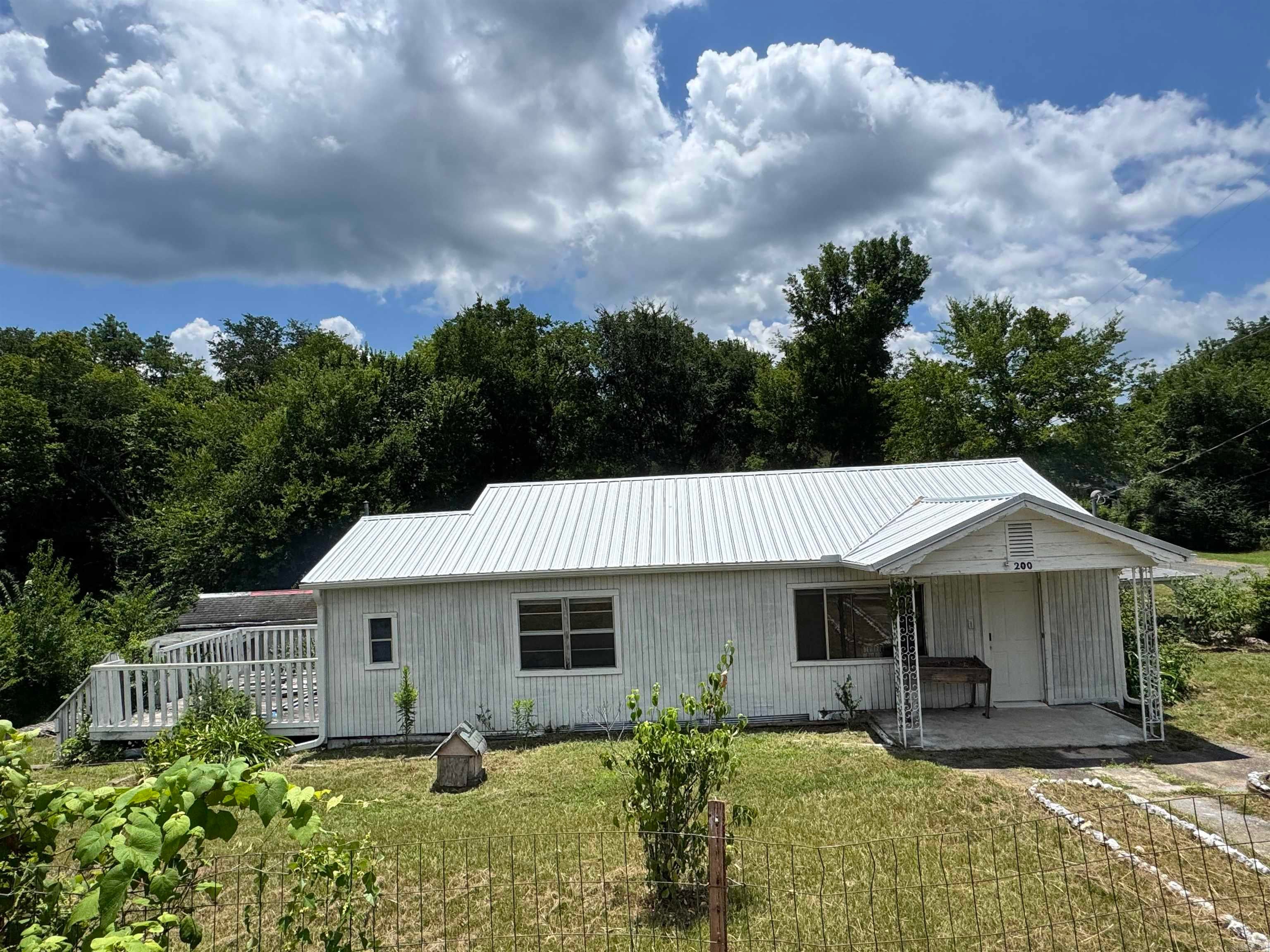 200 Tennessee — photo