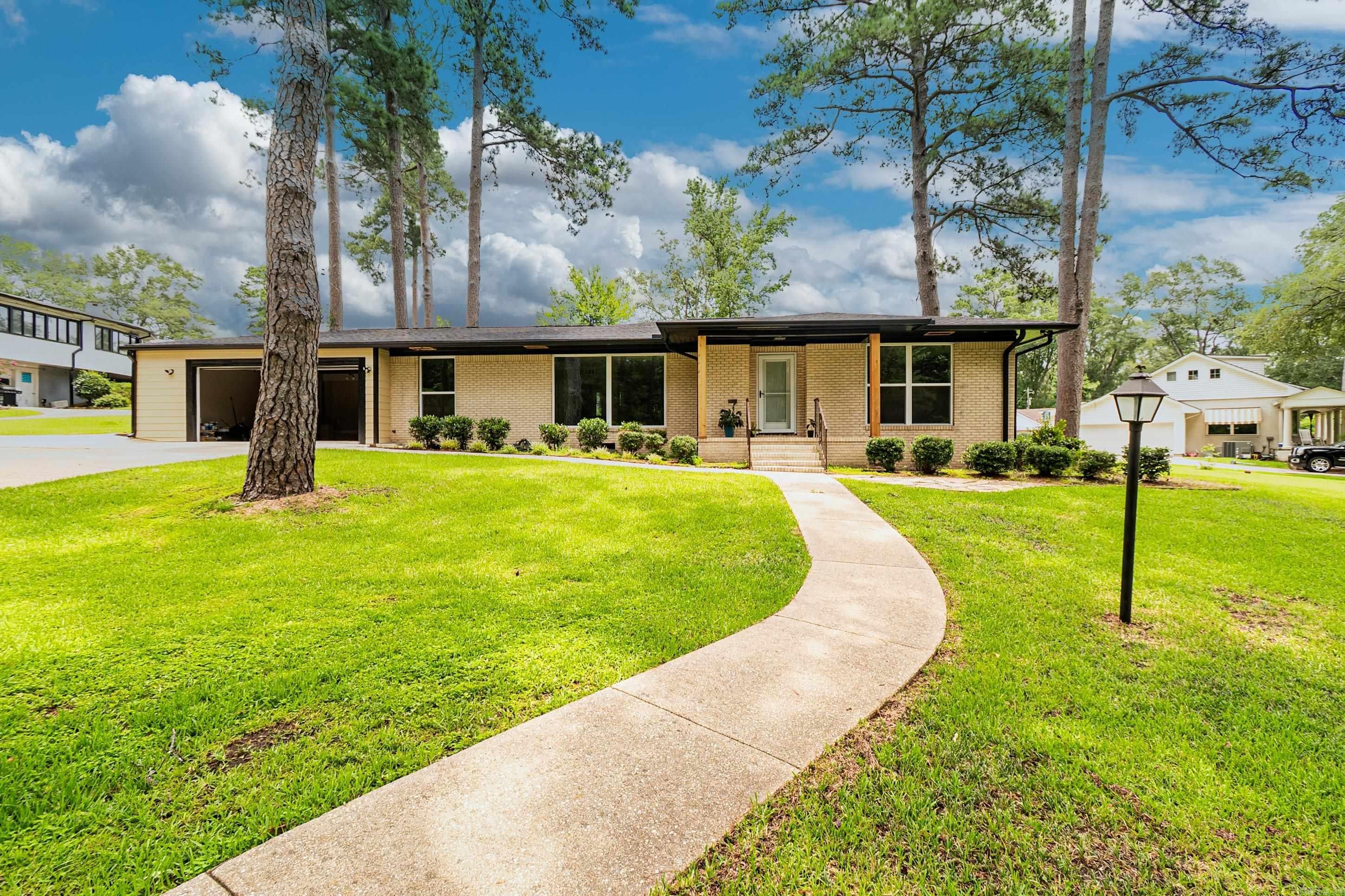 130 Woodland Drive — photo