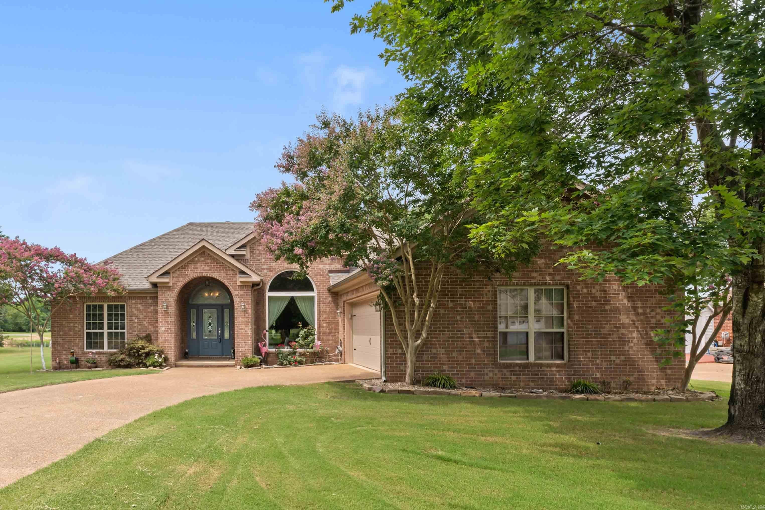 15 Lost Creek Dr. — photo