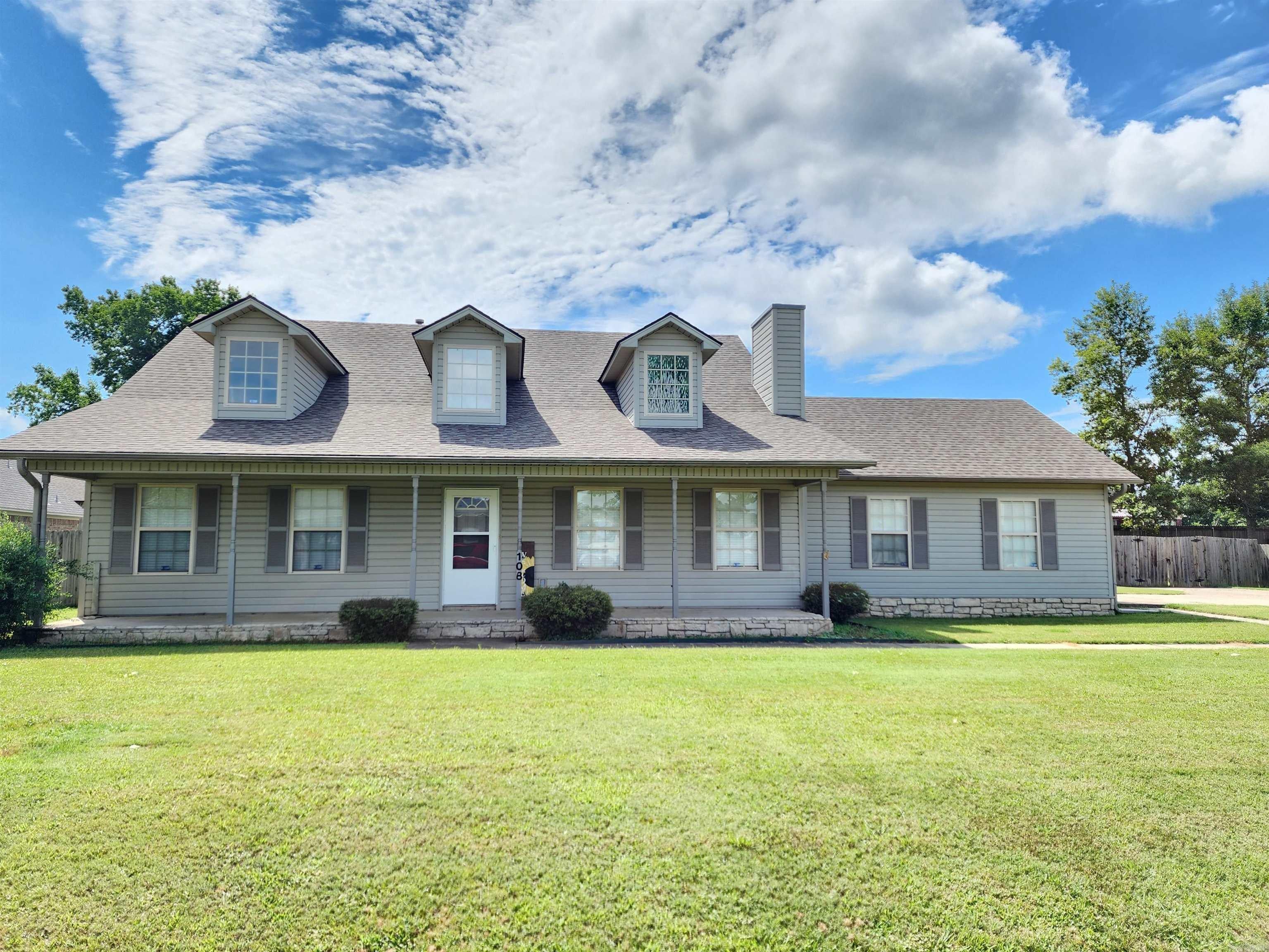 108 Meadows Lane — photo