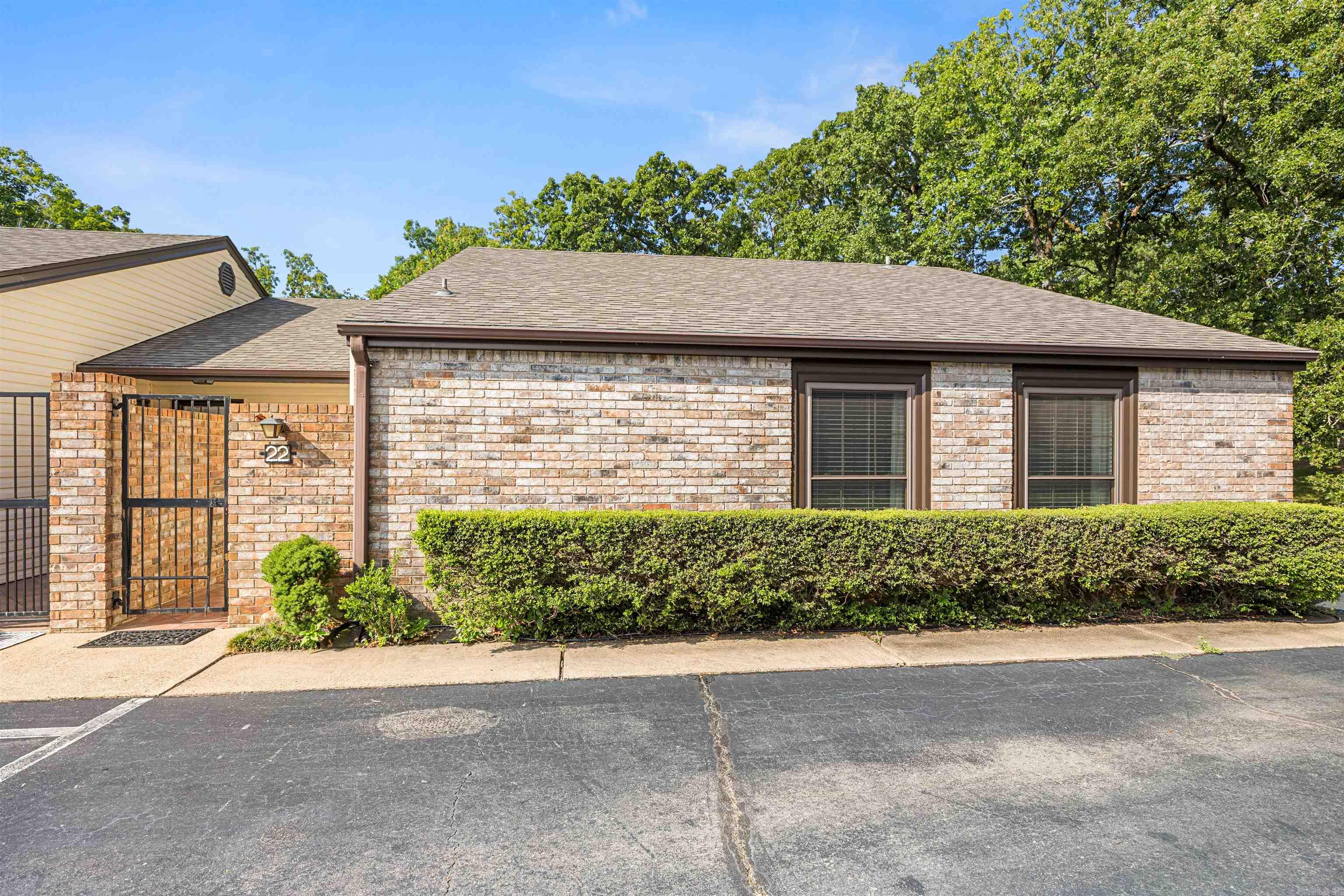 22 Steeplechase Court — photo