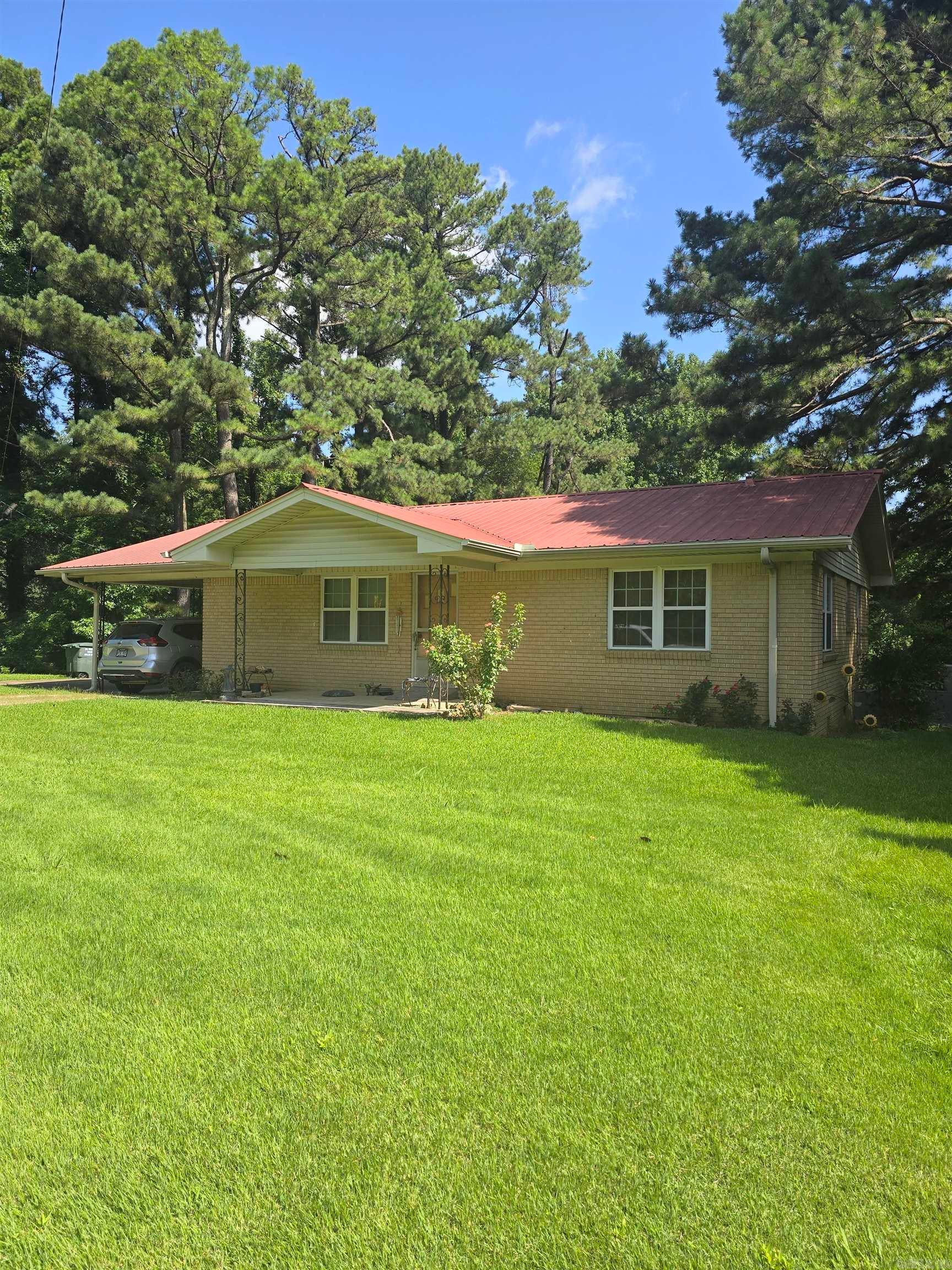 1335 Highway 334 — photo
