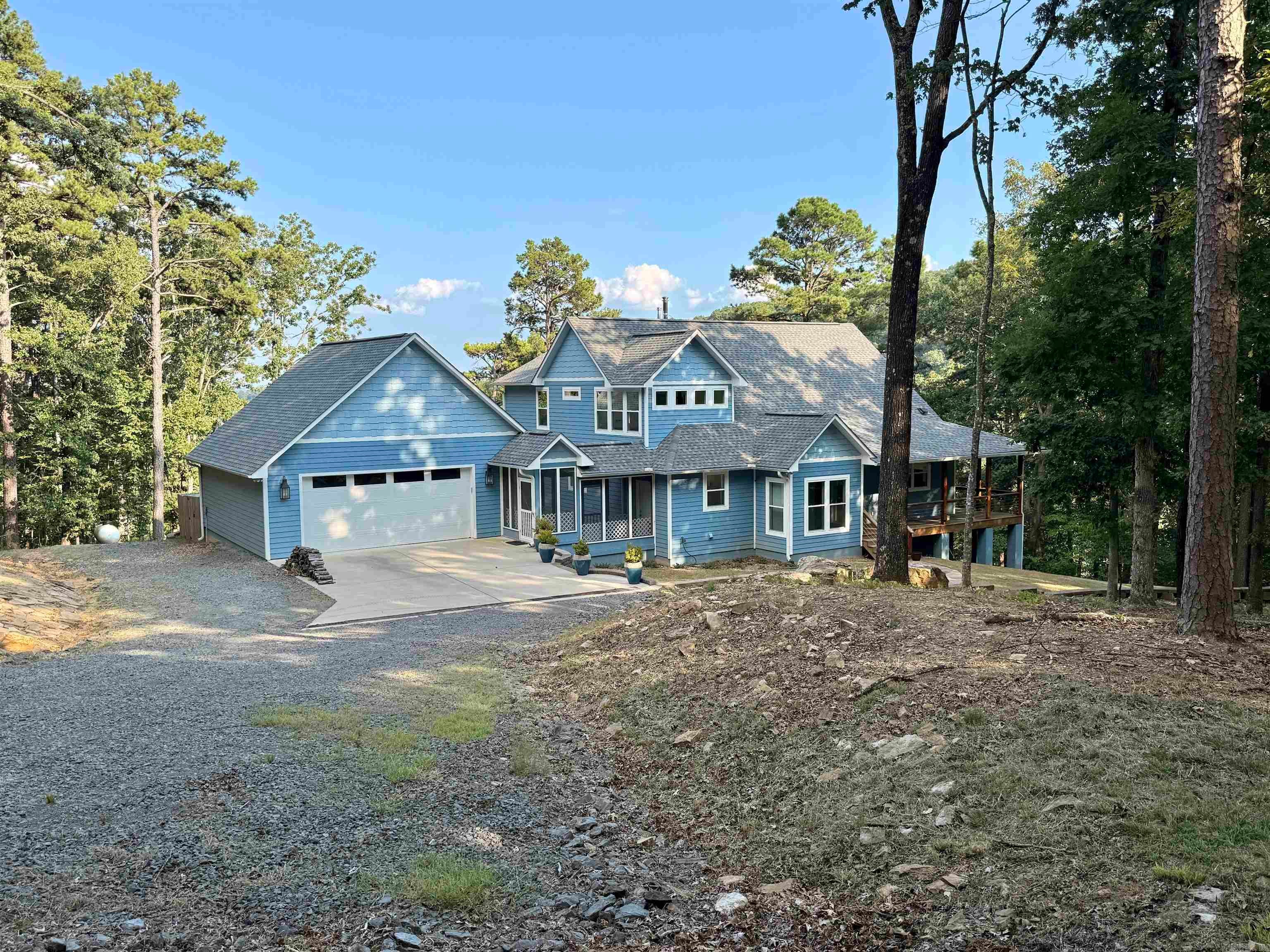 550 Leech Dr. — photo