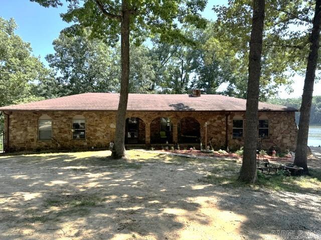 550 Lake Drive — photo