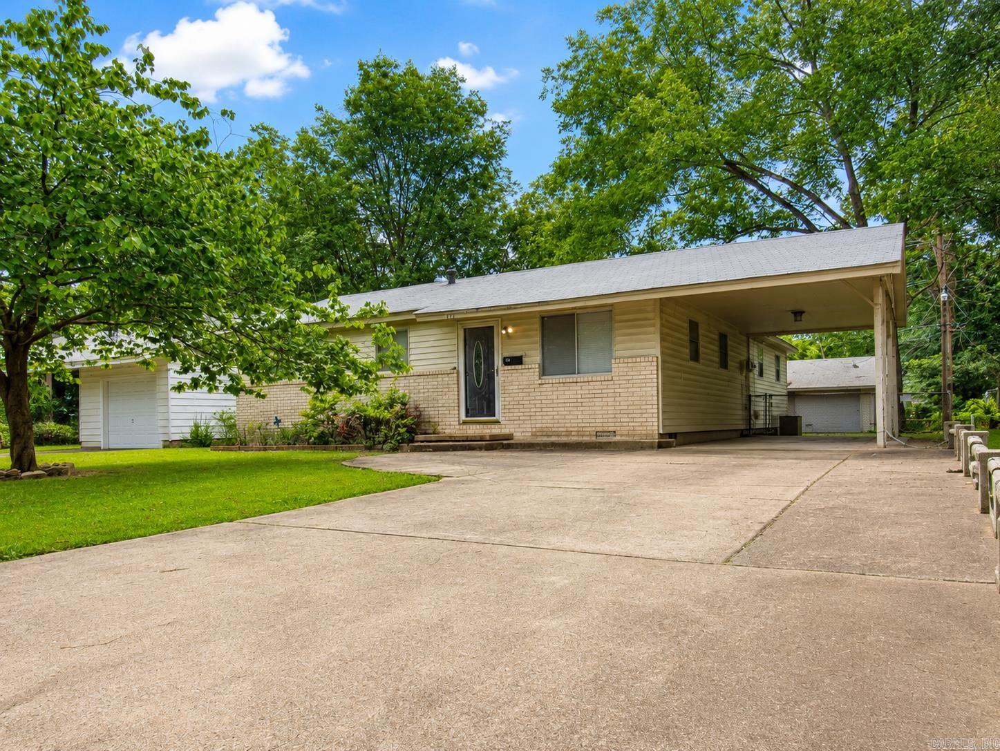 717 Healy — photo