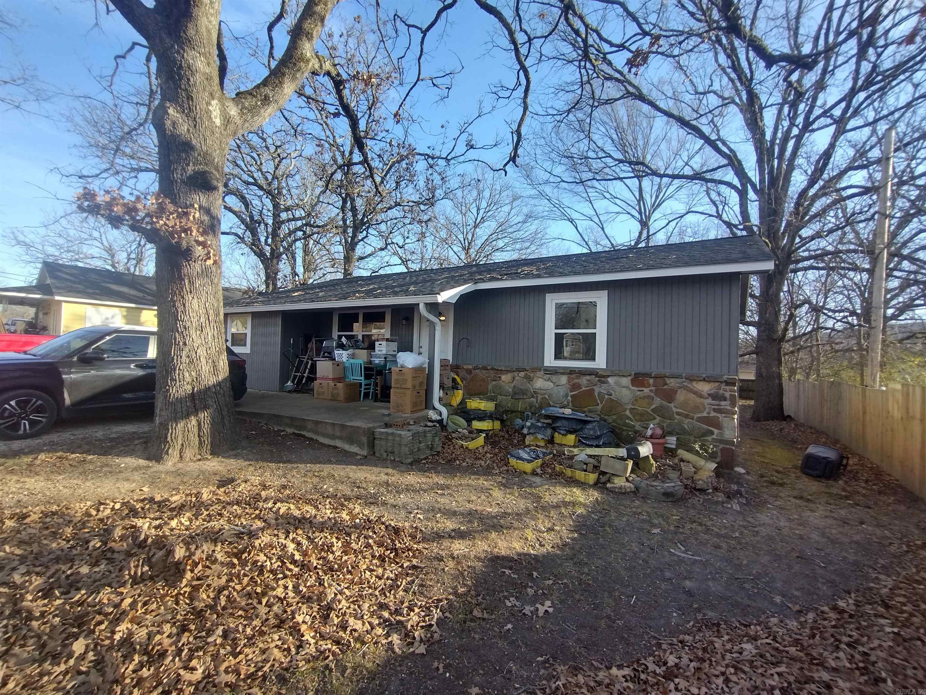 609 E Webb — photo