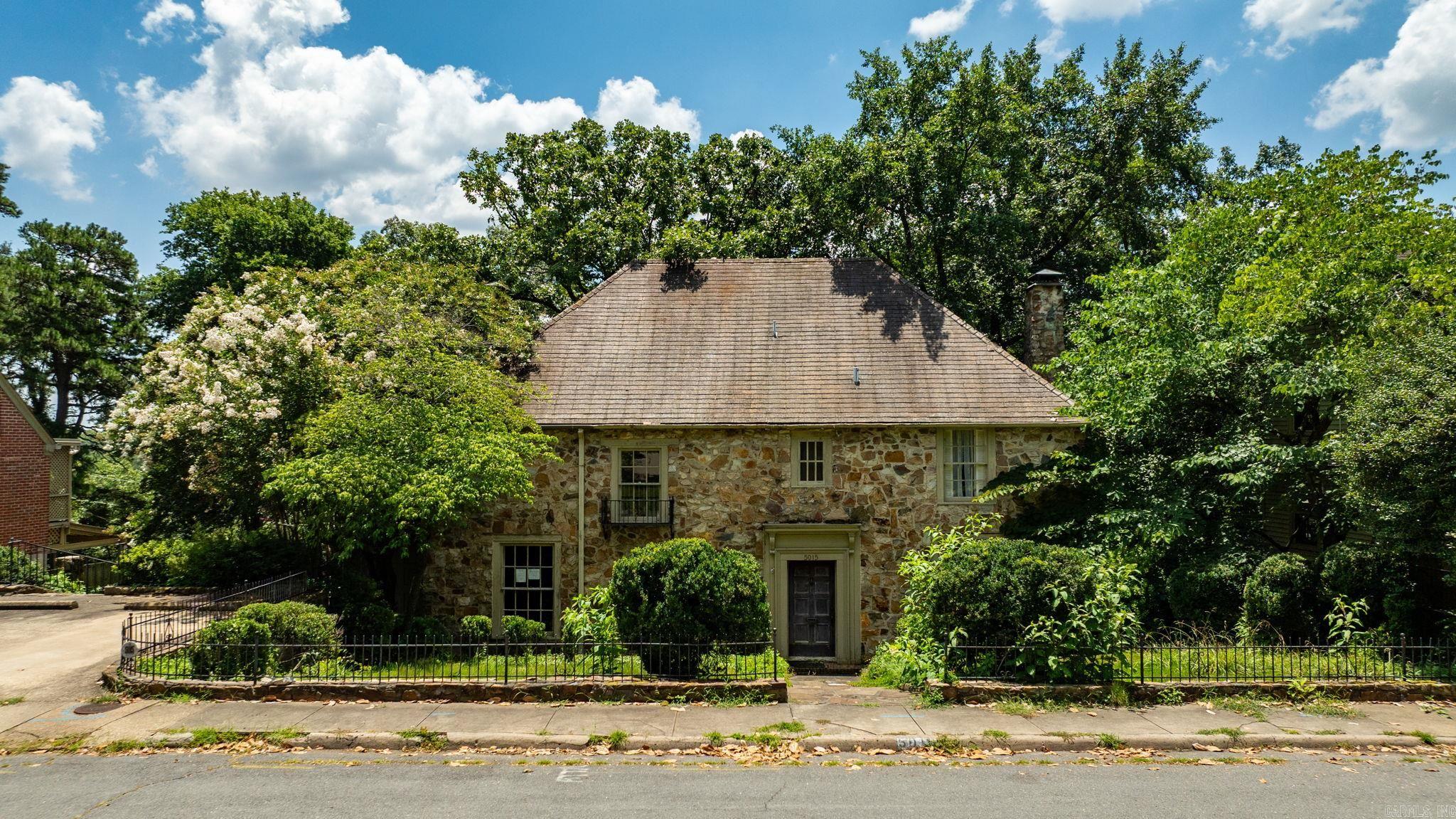 5015 E Crestwood Drive — photo