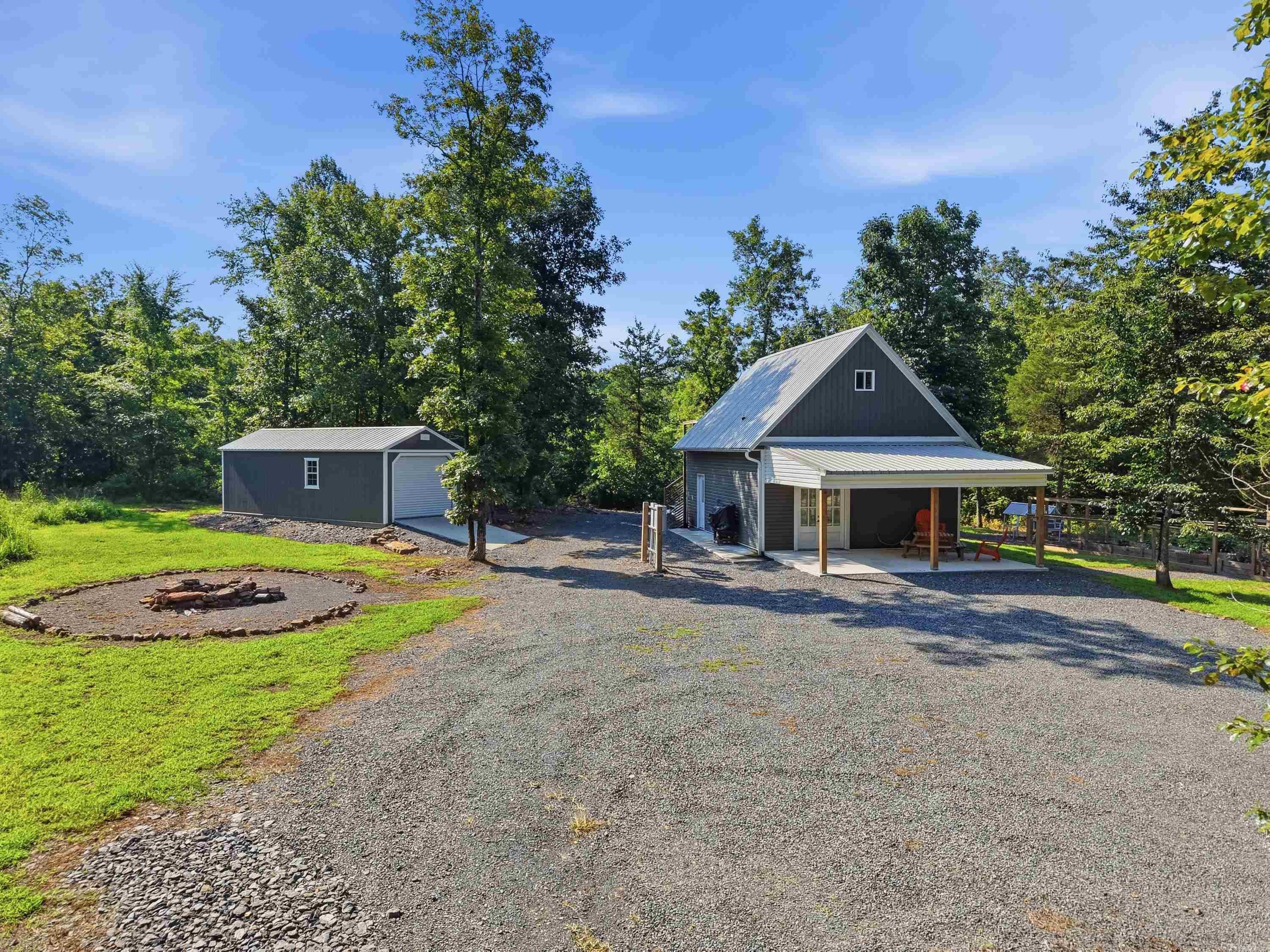950 Sunny Slope Rd. — photo
