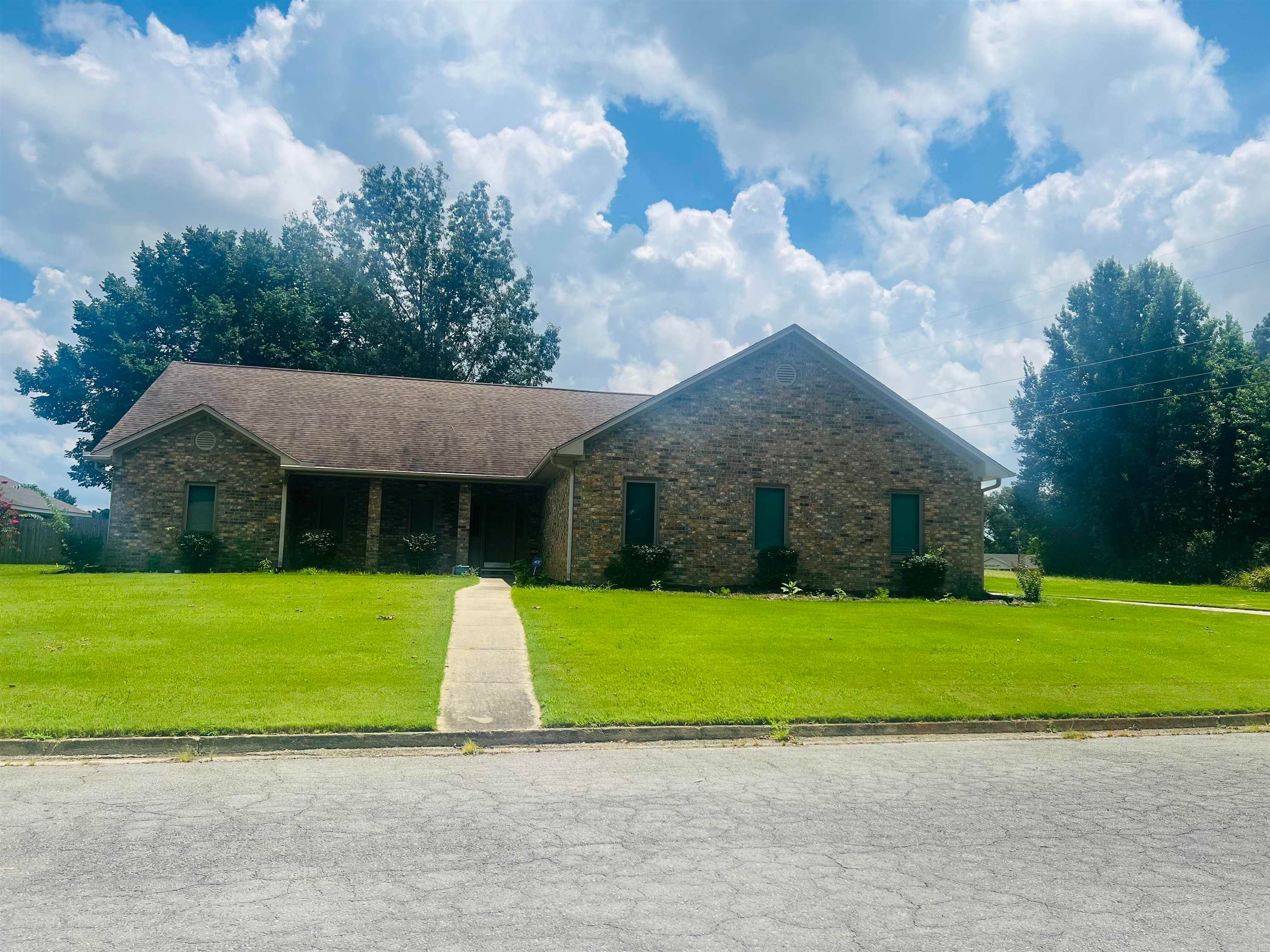 2212 Richmond Drive — photo