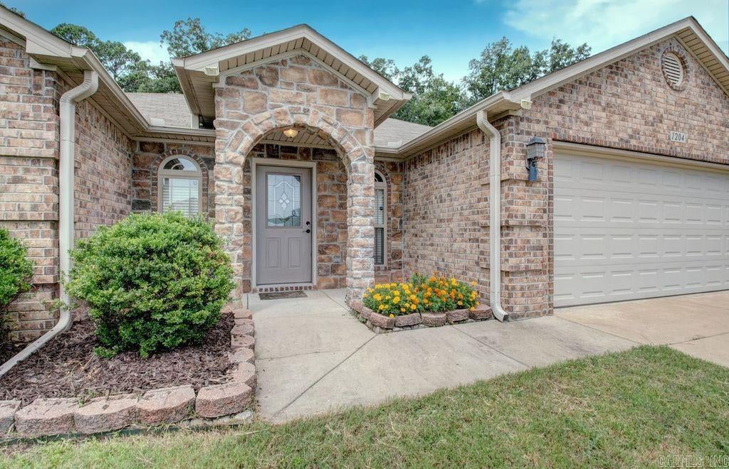 Home in Bryant, AR 72022 — photo 2