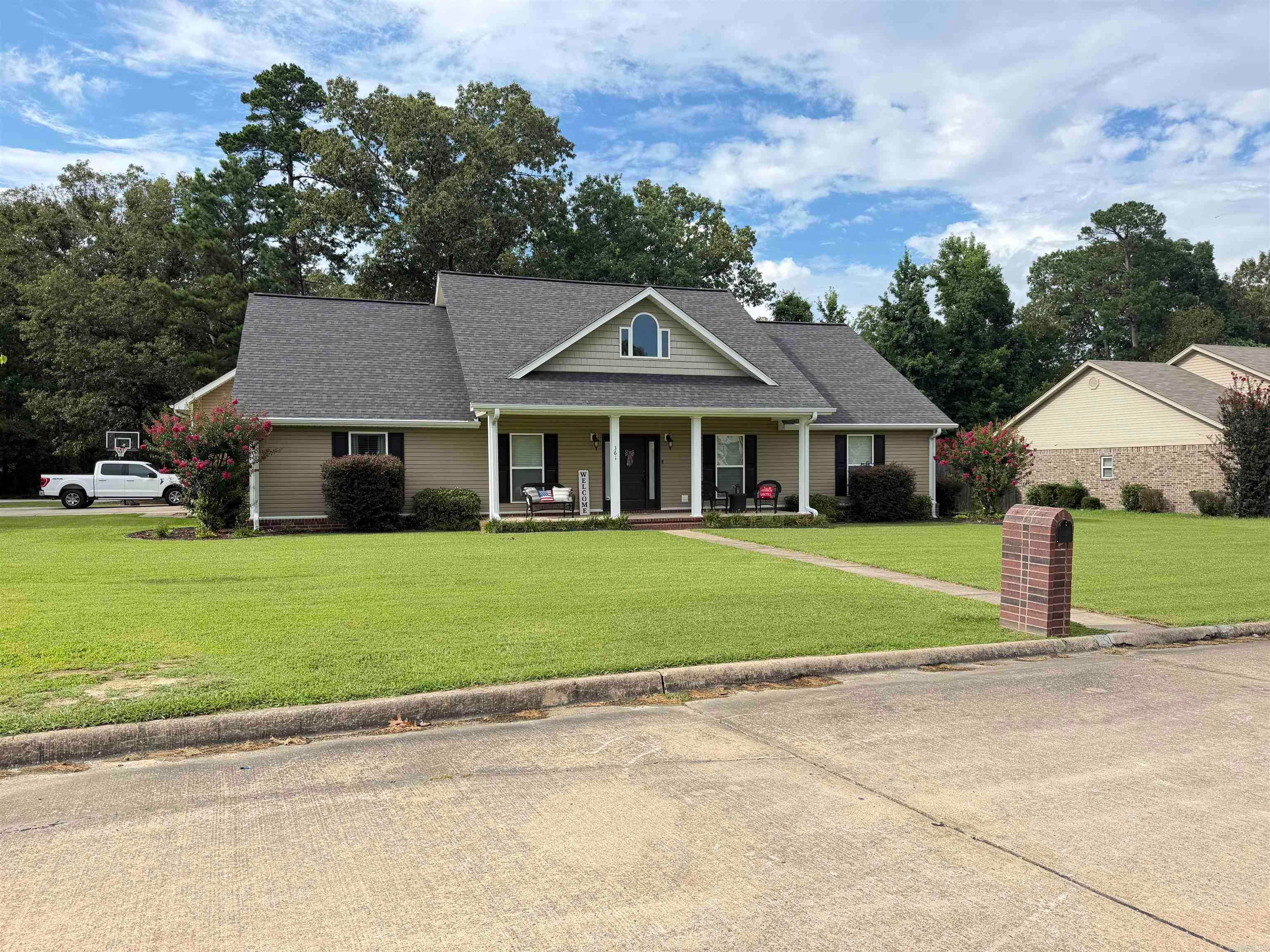 361 Regal Oaks Circle — photo