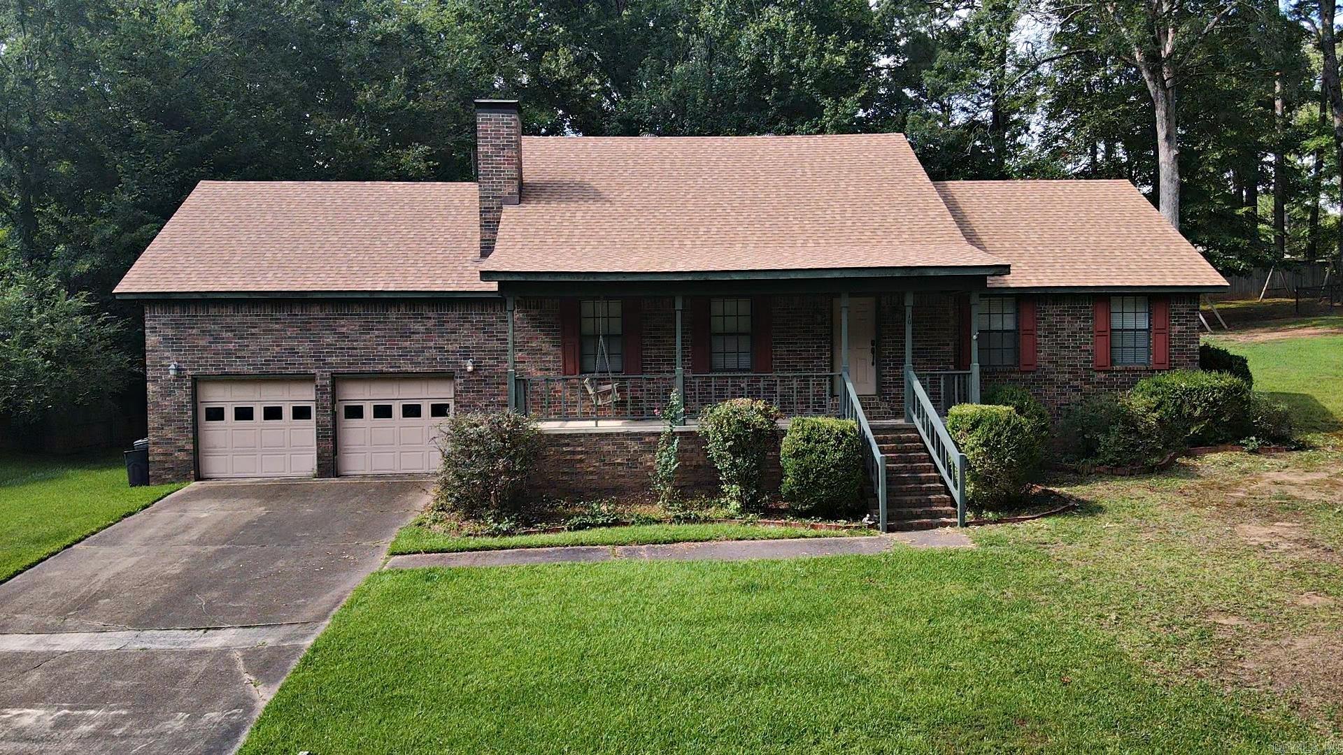 10 Edgewood Drive — photo