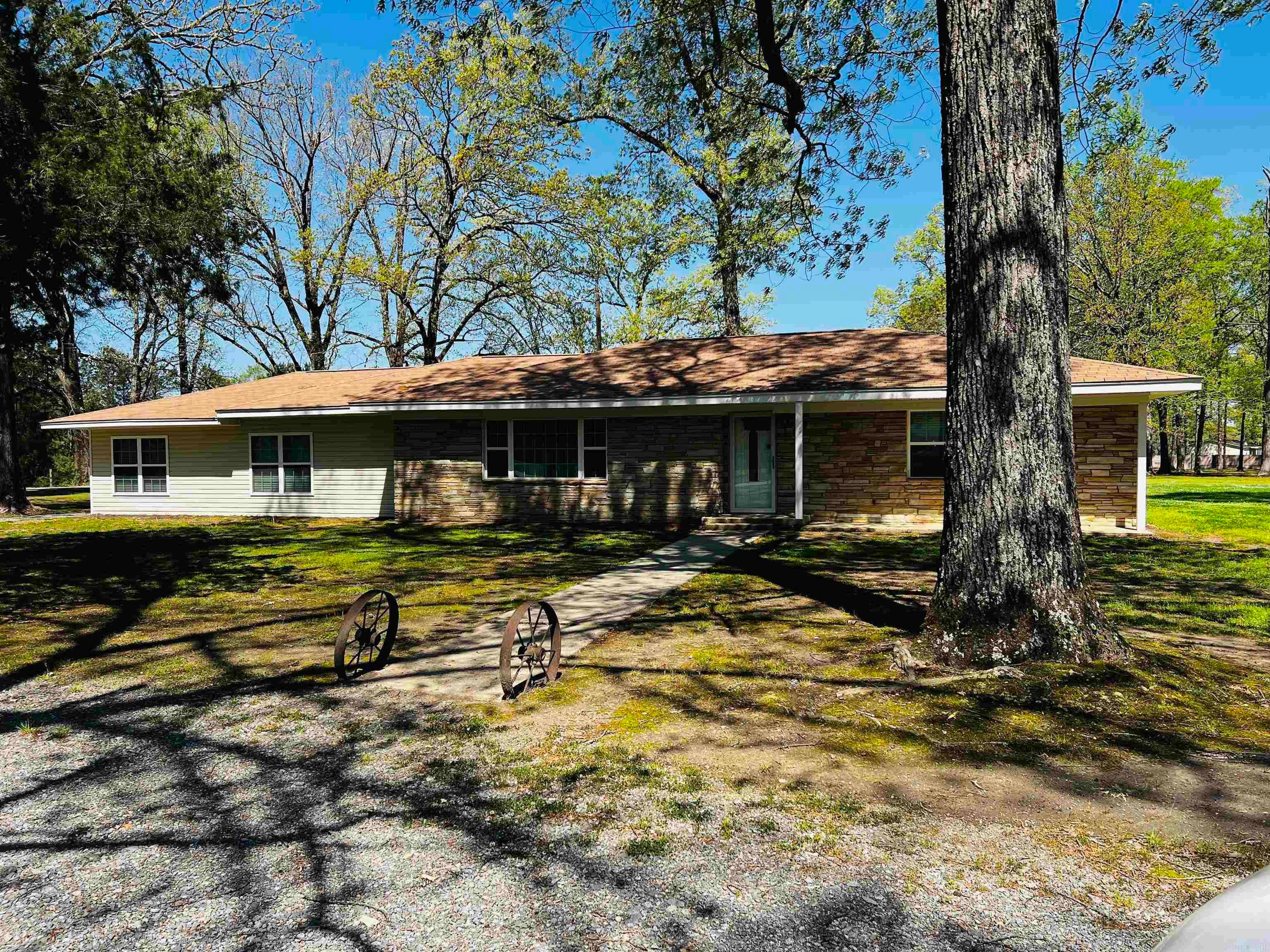 8227 Sulphur Springs Road — photo