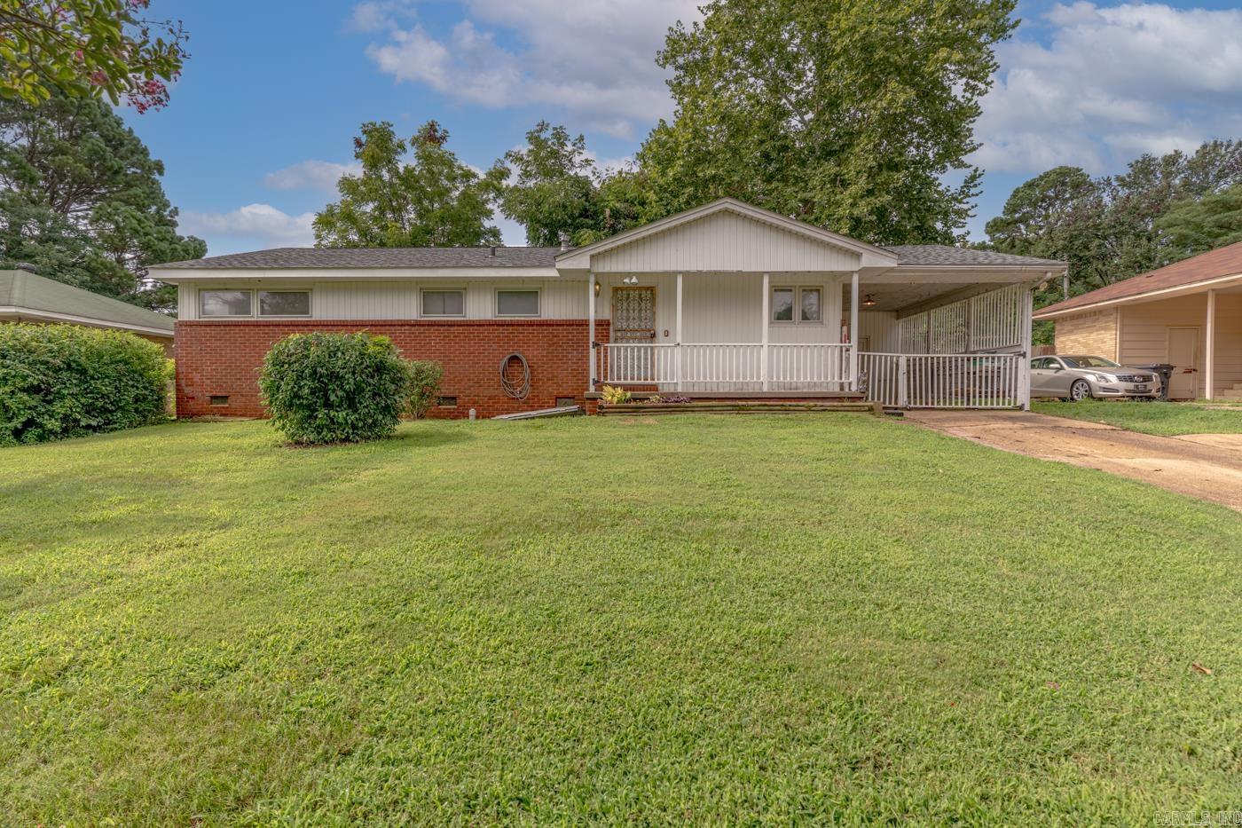 723 Valley Dr — photo