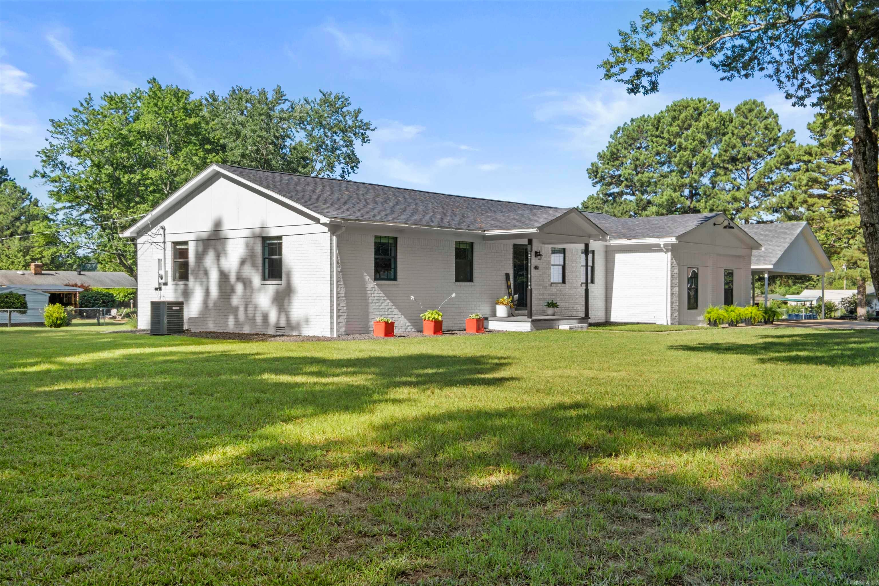 481 Bradley Dr — photo